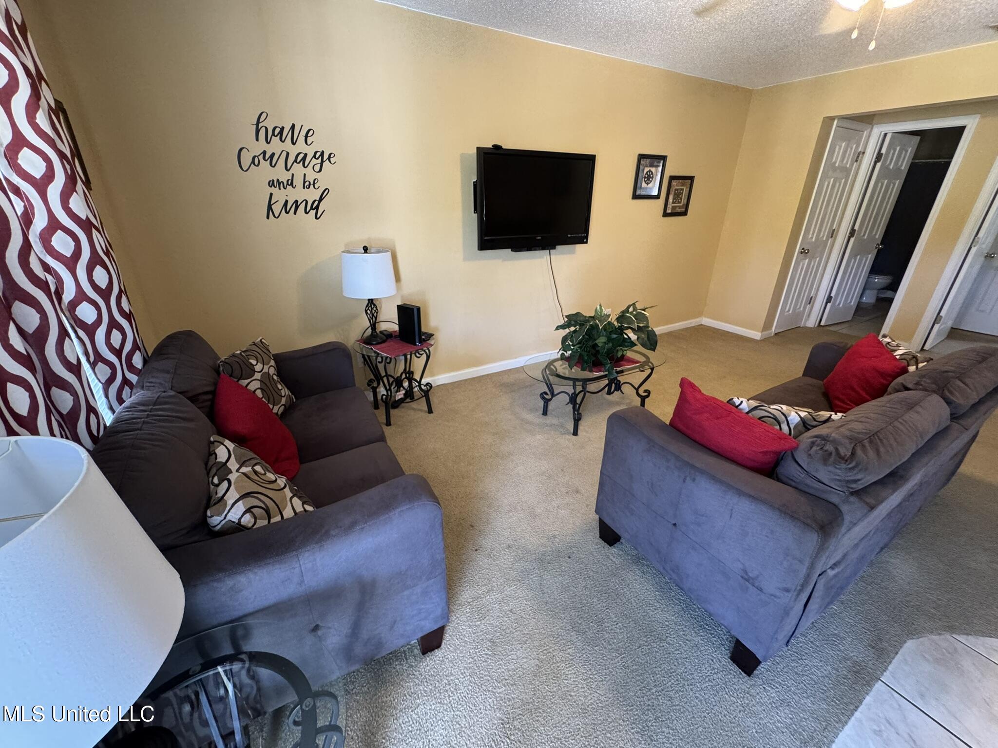 5080 Gautier Vancleave Road Property Photo 2