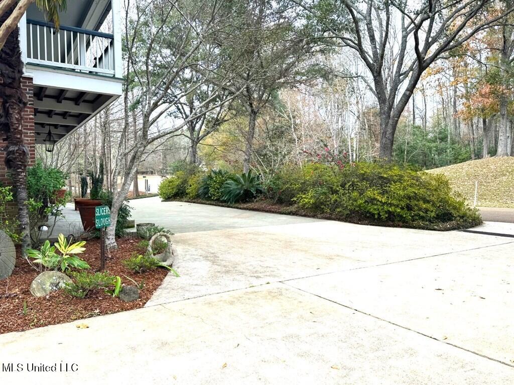 48 Fairway Drive Property Photo 8