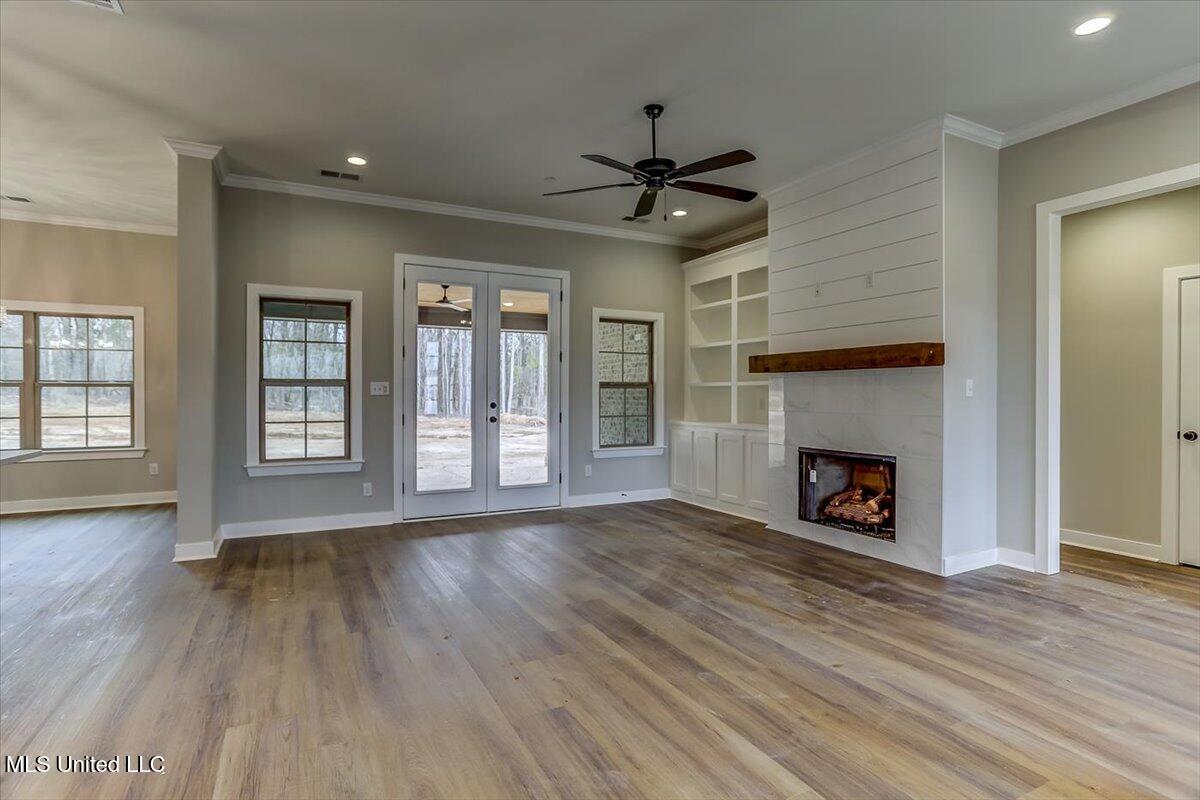 9072 Treadway Creek Drive Property Photo 12