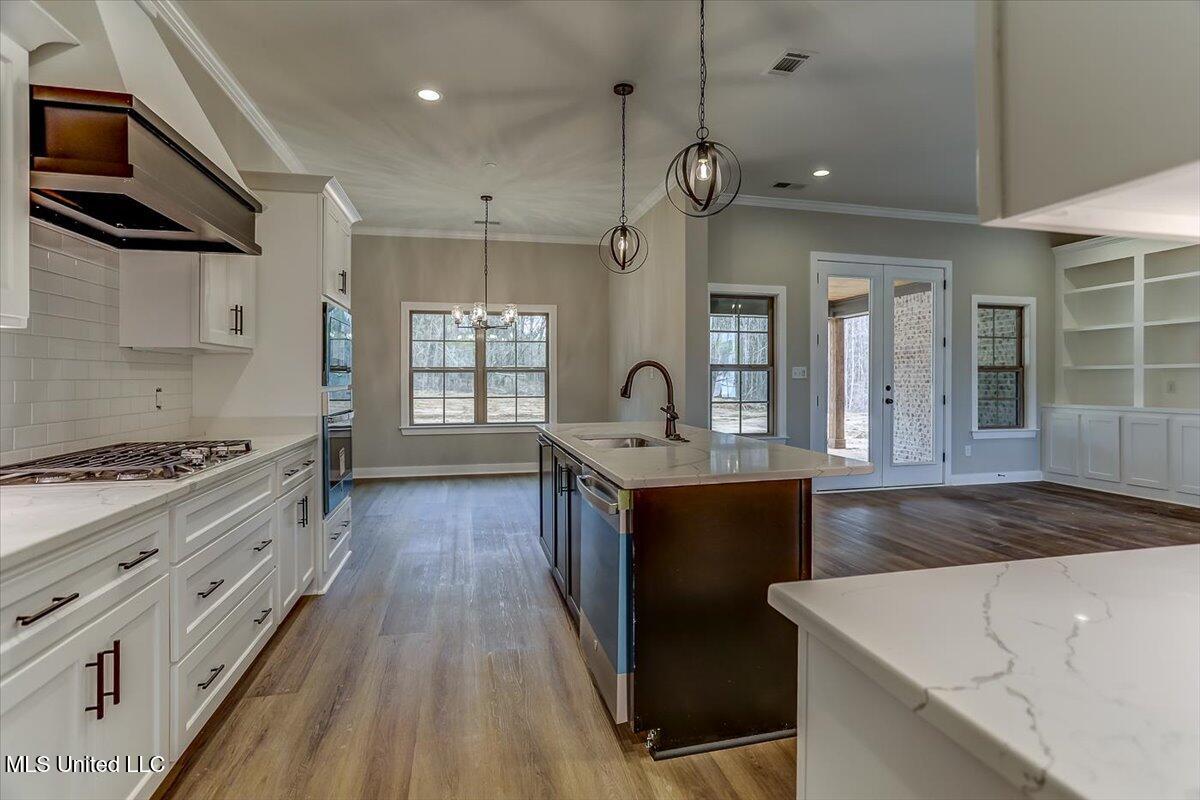 9072 Treadway Creek Drive Property Photo 15