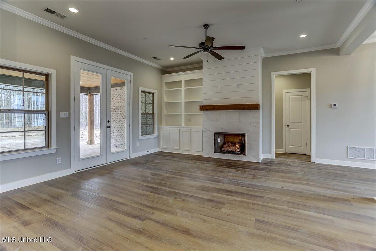 9072 Treadway Creek Drive Property Photo 17