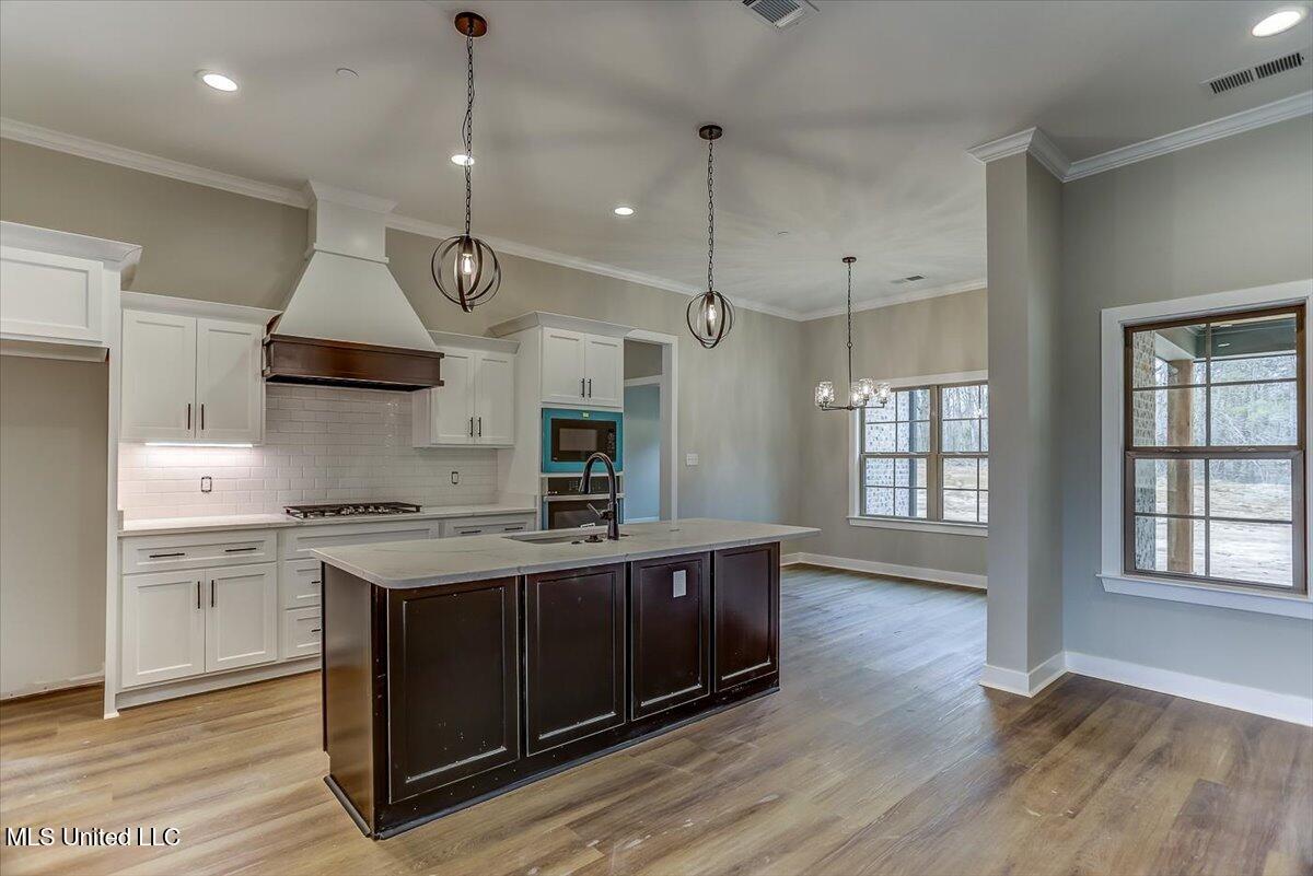 9072 Treadway Creek Drive Property Photo 21