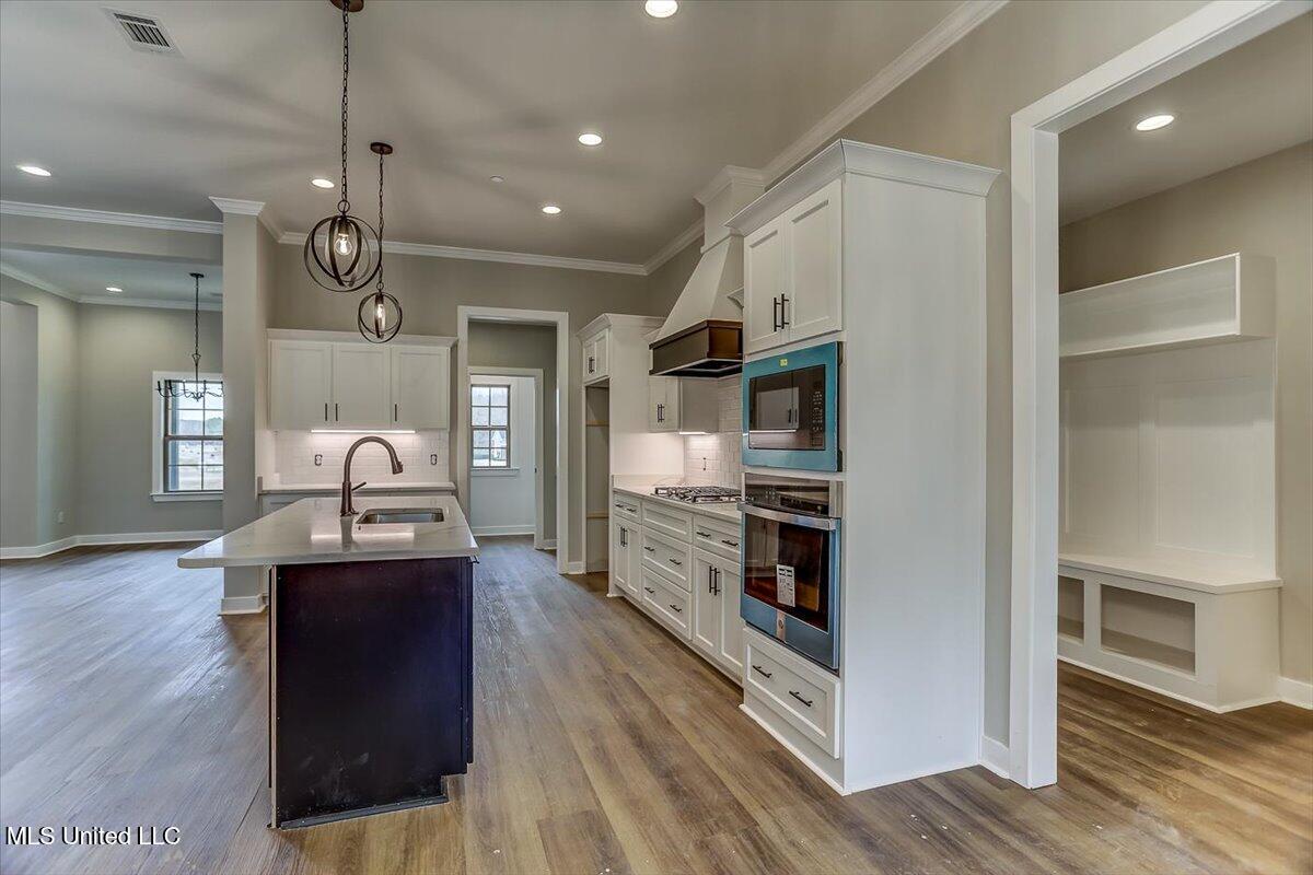 9072 Treadway Creek Drive Property Photo 25