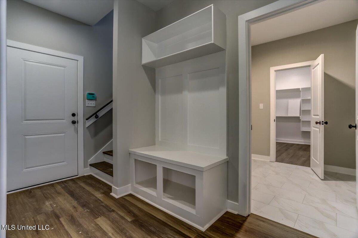 9072 Treadway Creek Drive Property Photo 26