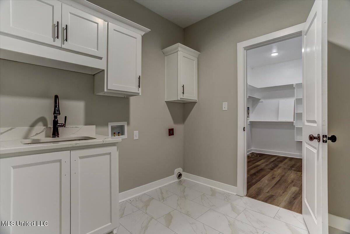 9072 Treadway Creek Drive Property Photo 27