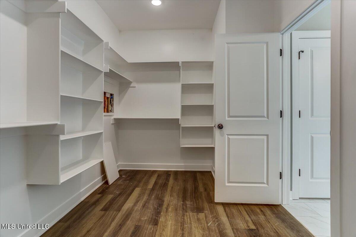 9072 Treadway Creek Drive Property Photo 31