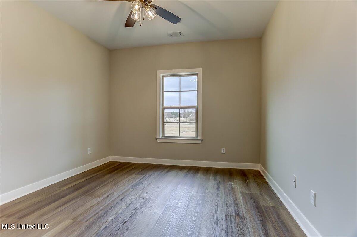 9072 Treadway Creek Drive Property Photo 35