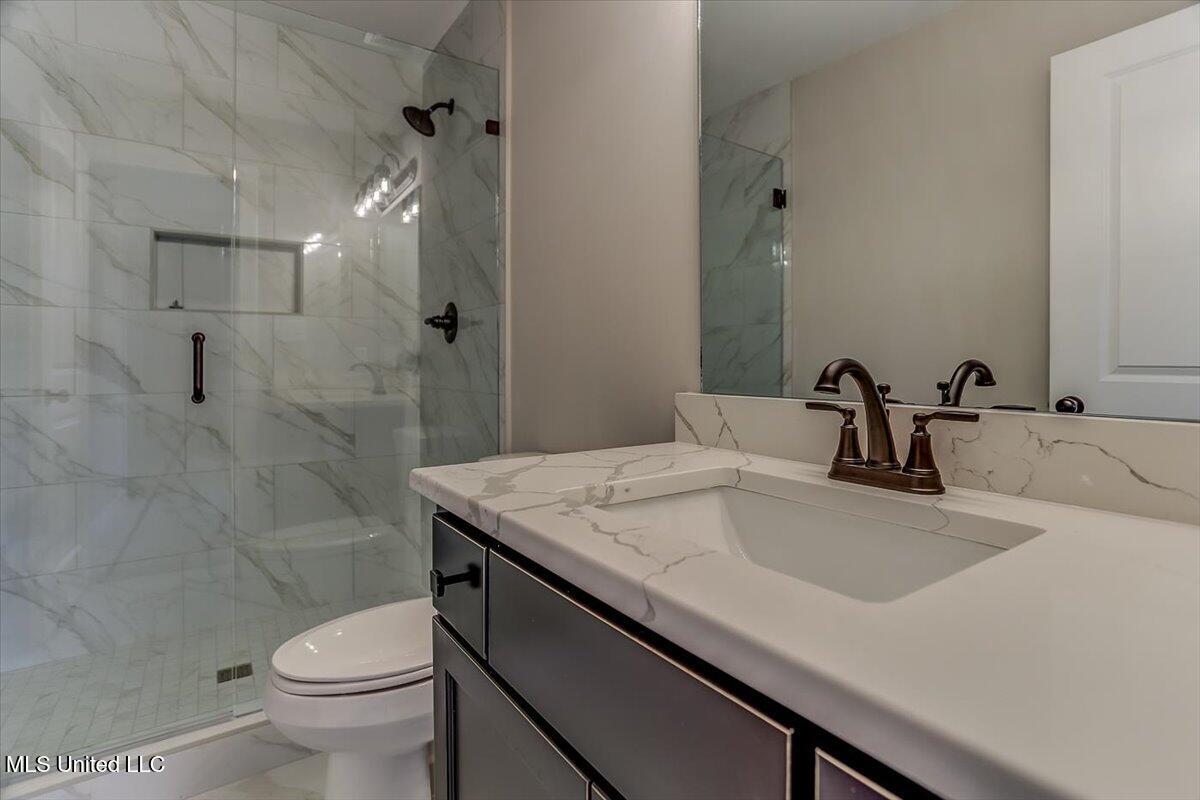 9072 Treadway Creek Drive Property Photo 44