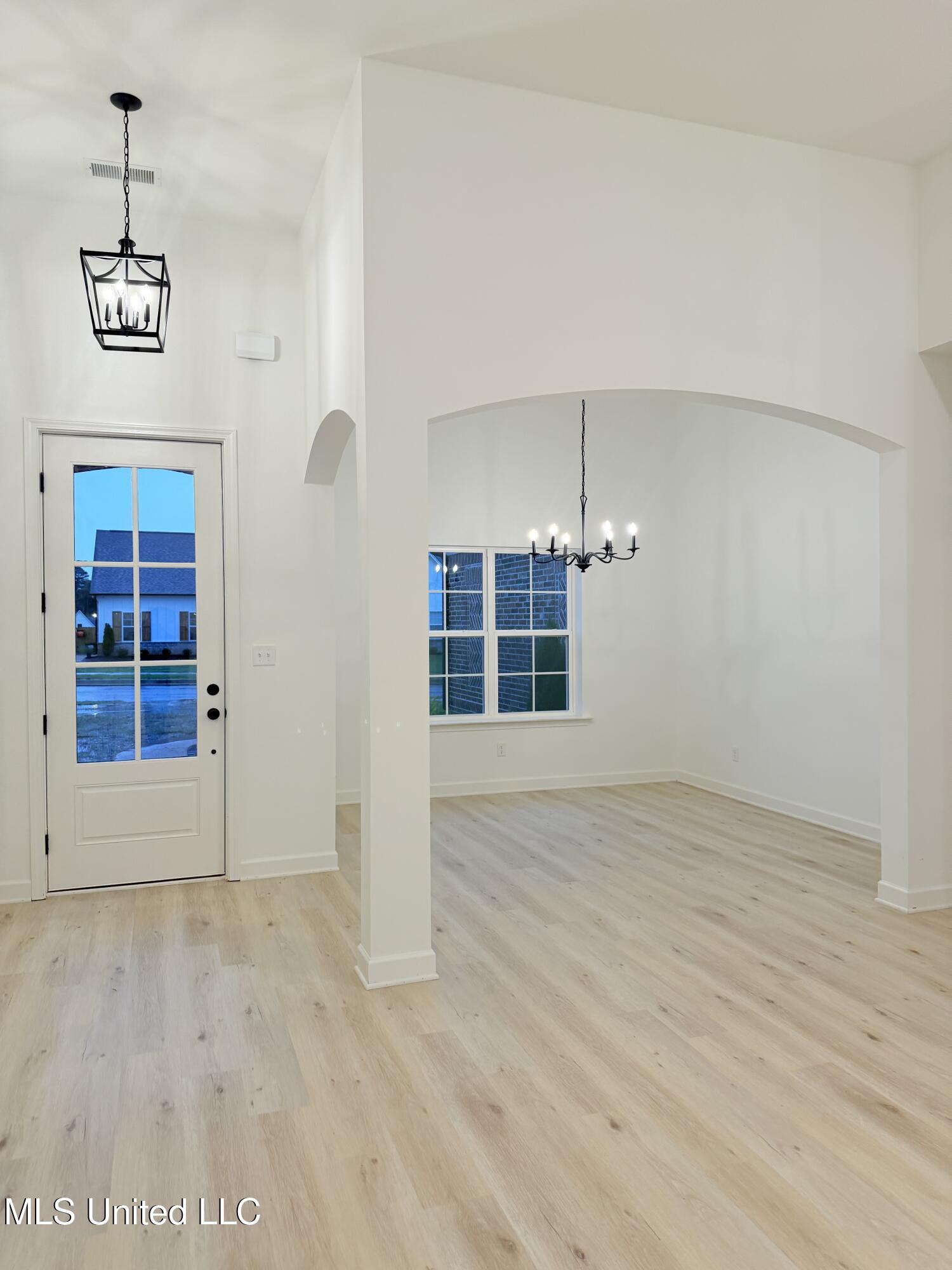 3141 Winterwood Drive Property Photo 6