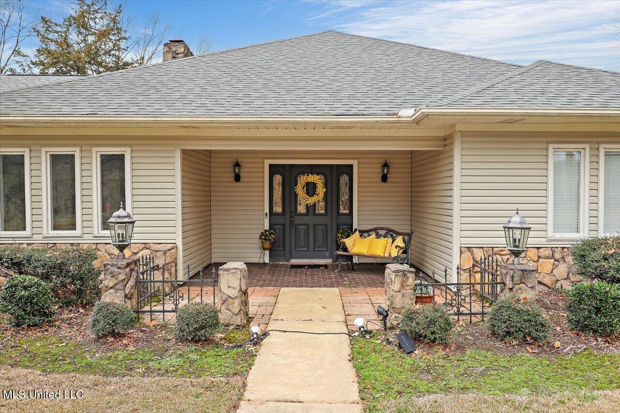 105 Lauren Lane Property Photo 2