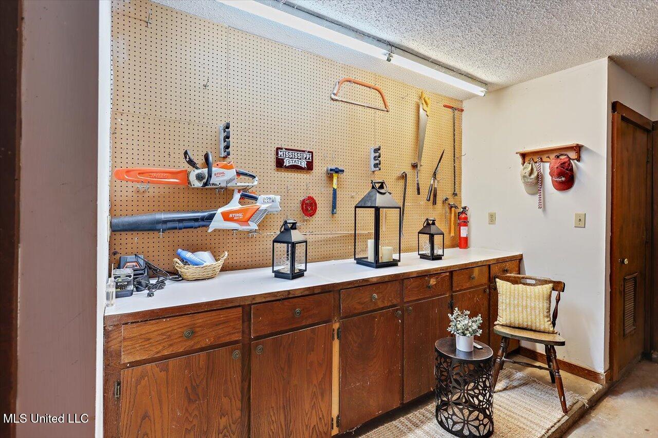 105 Lauren Lane Property Photo 37