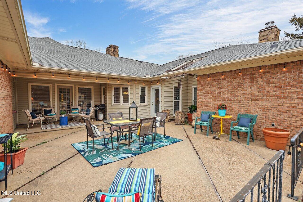 105 Lauren Lane Property Photo 38