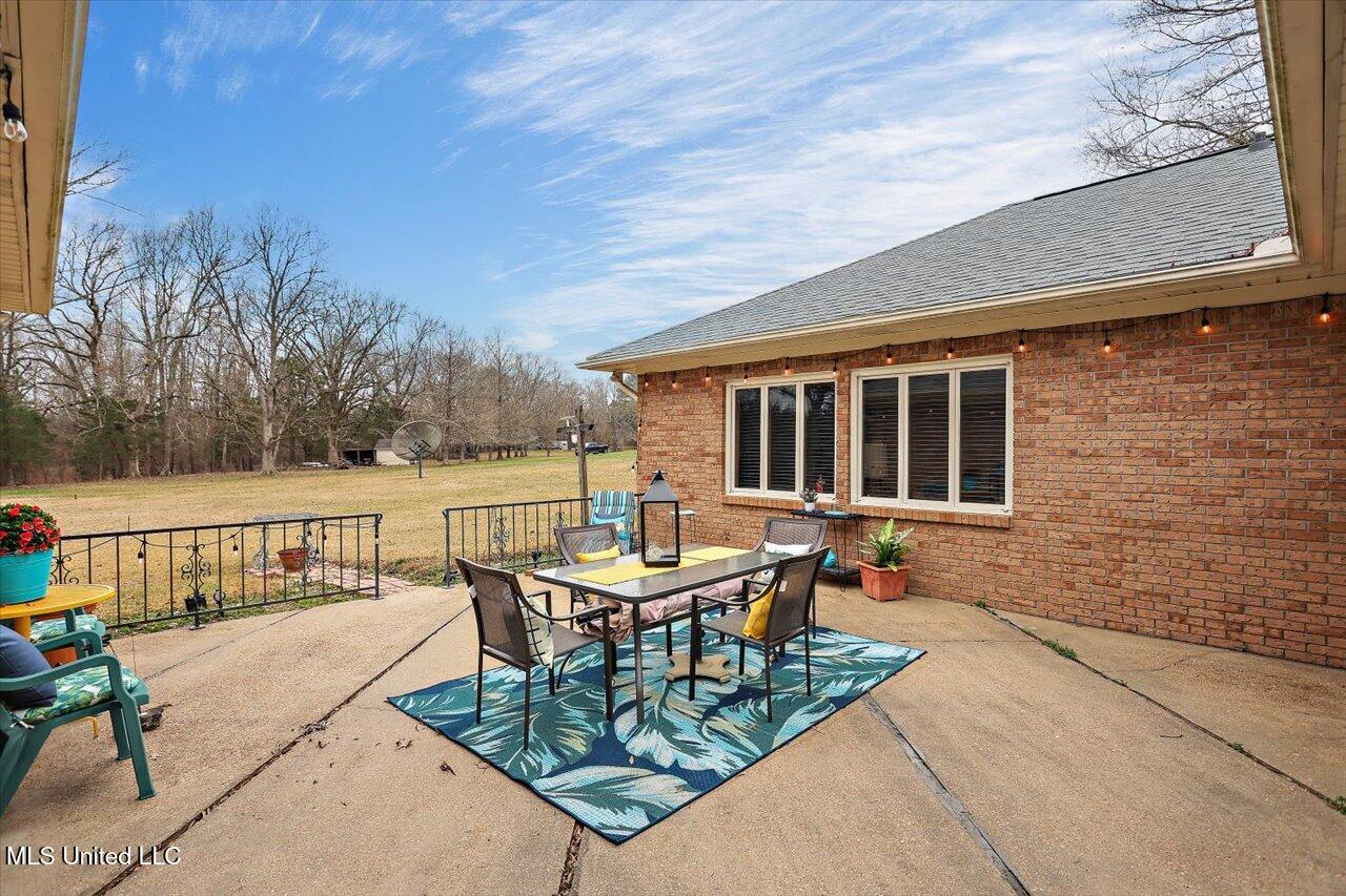 105 Lauren Lane Property Photo 39