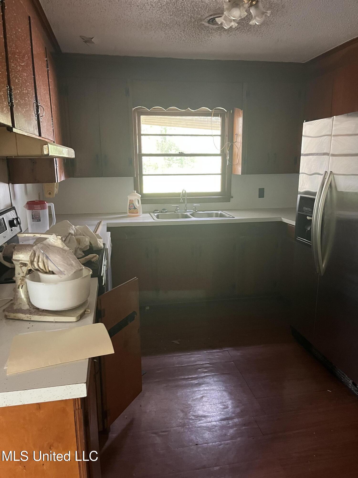 517 W Washington Street Property Photo 5