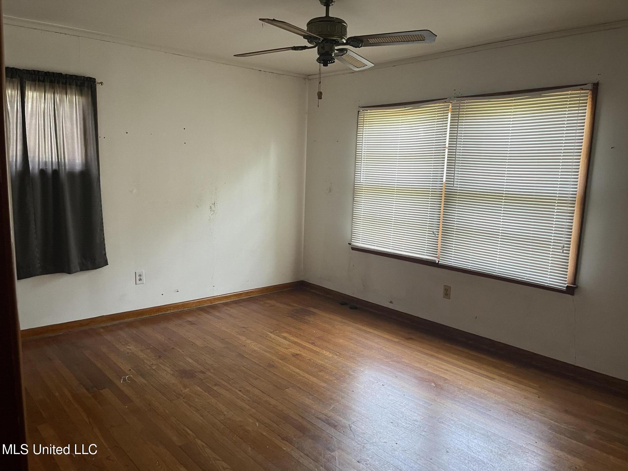 517 W Washington Street Property Photo 10