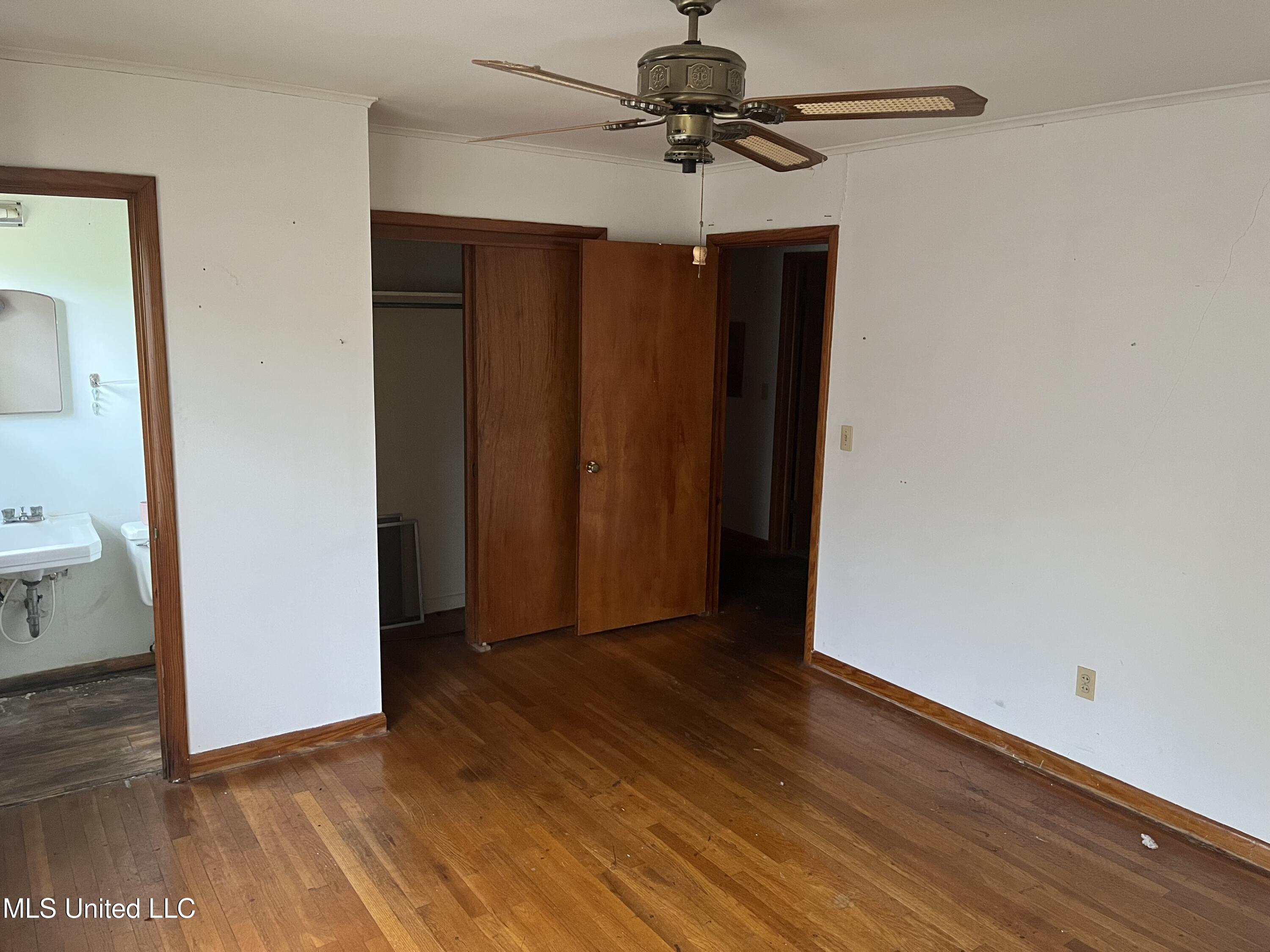 517 W Washington Street Property Photo 11