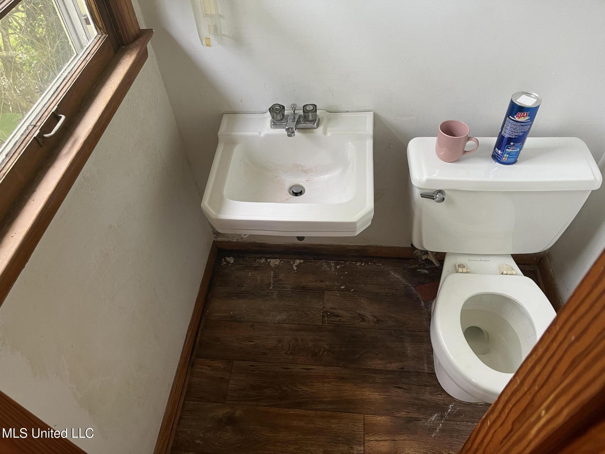 517 W Washington Street Property Photo 12