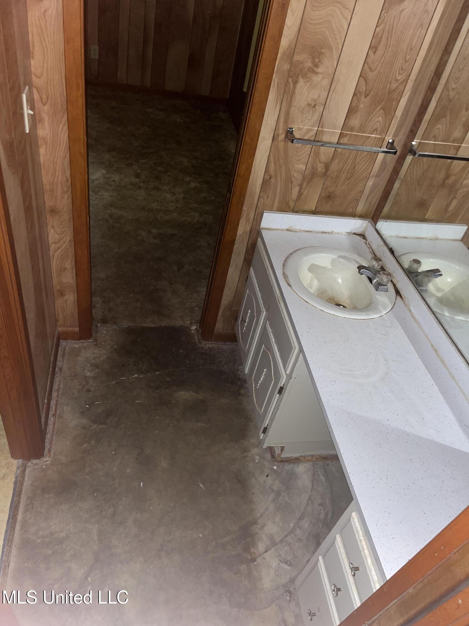 517 W Washington Street Property Photo 15