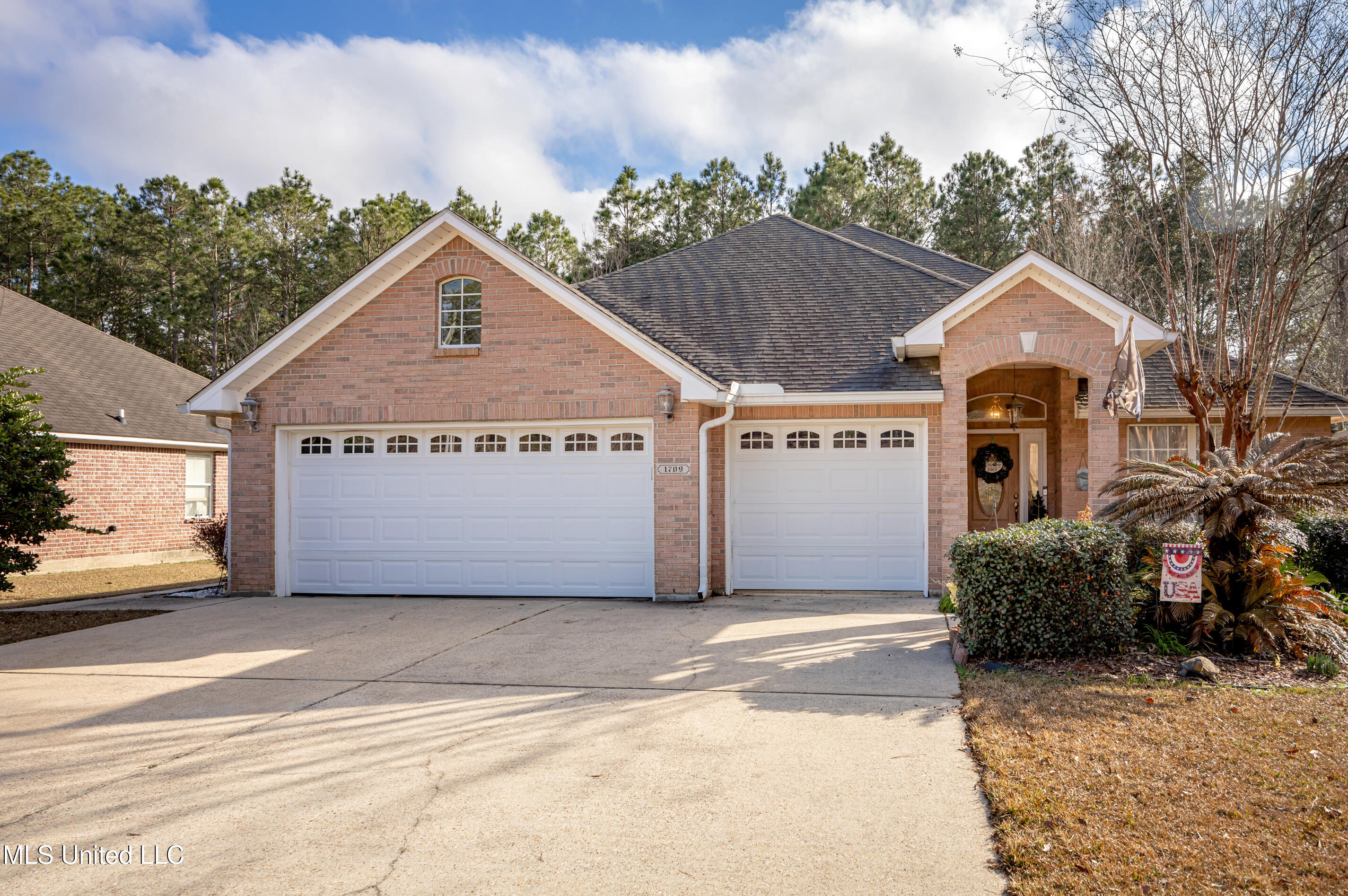 1709 Fairway Drive Property Photo 1