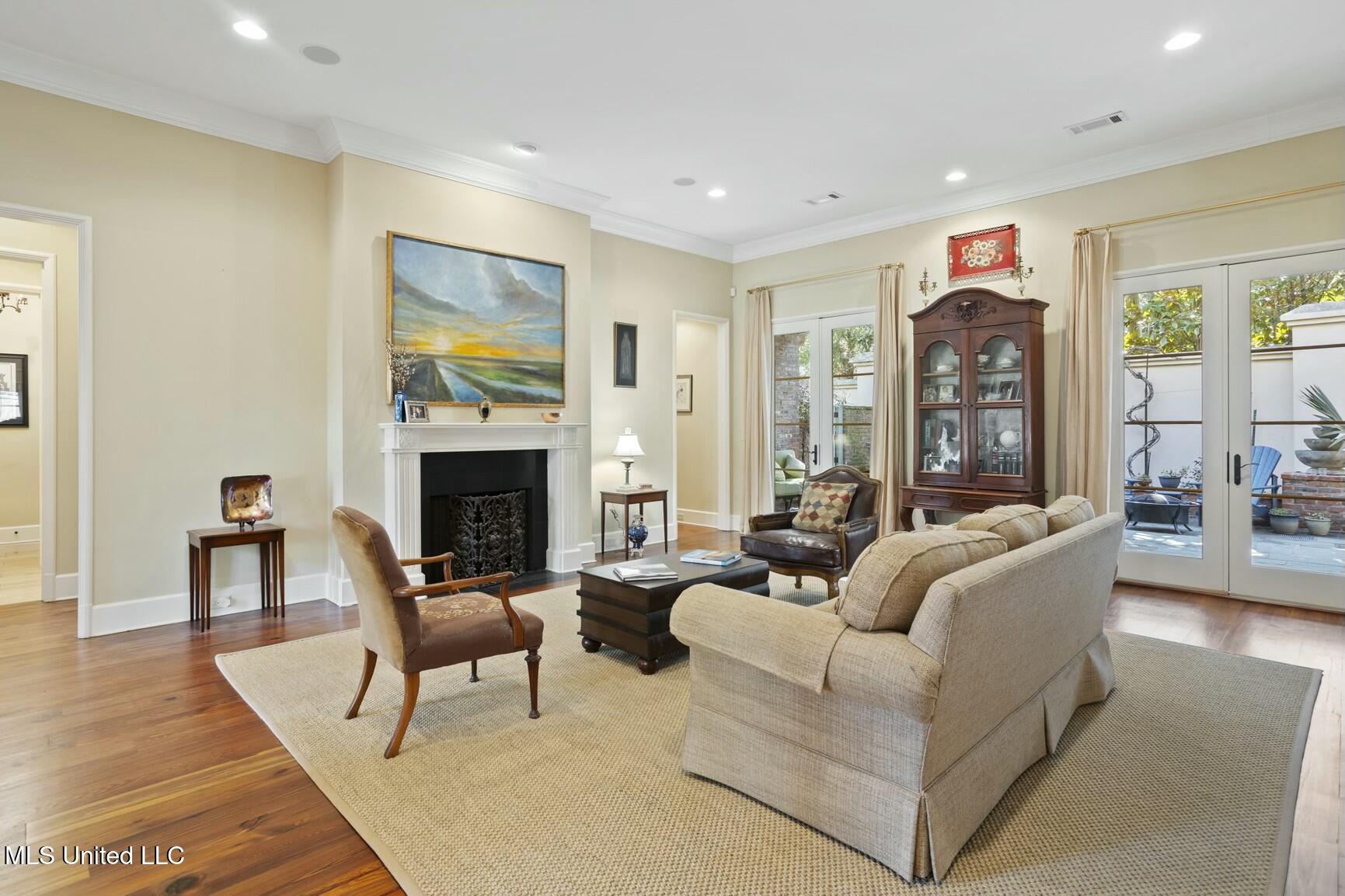 5 Pecan Tree Place Property Photo 5