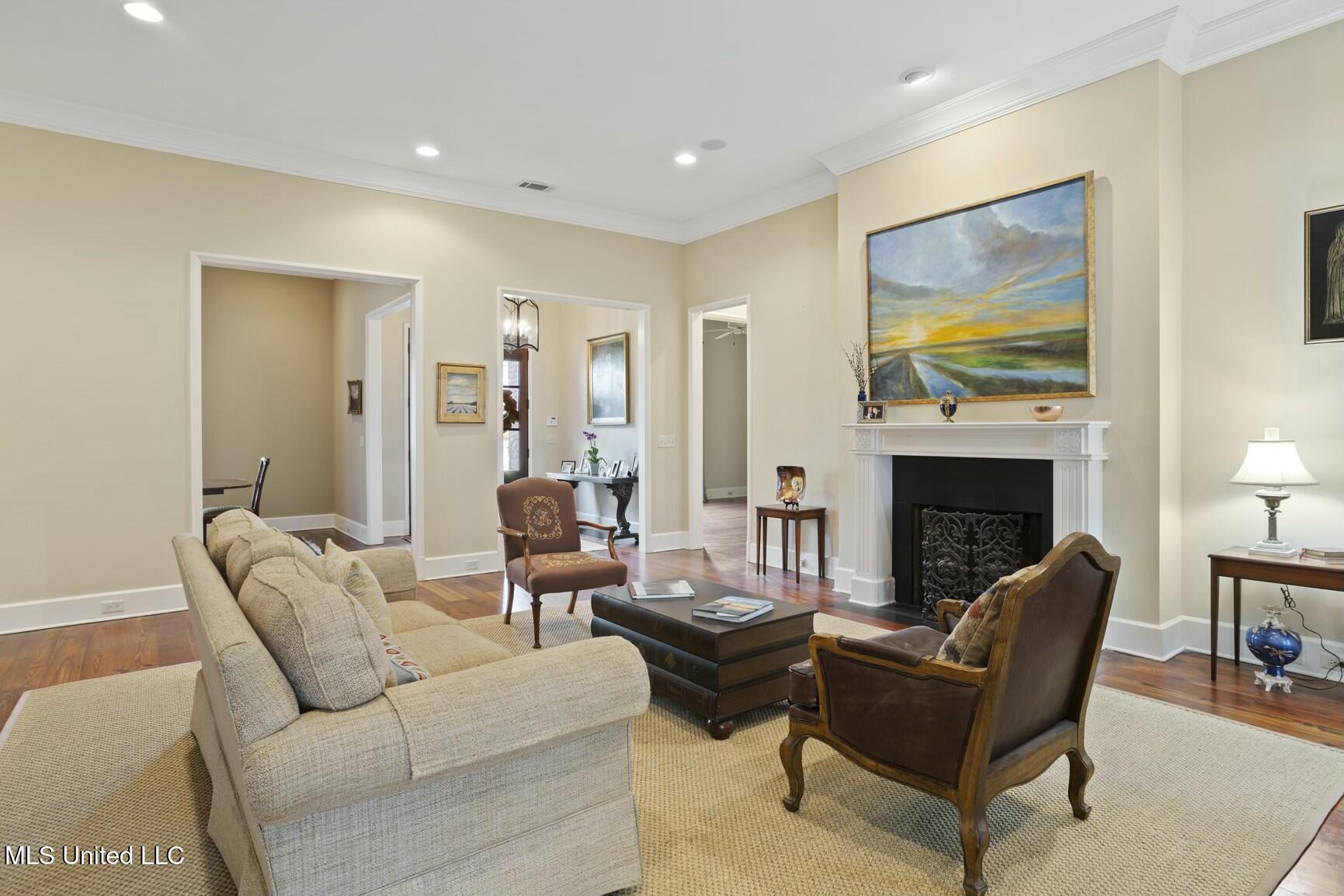 5 Pecan Tree Place Property Photo 6