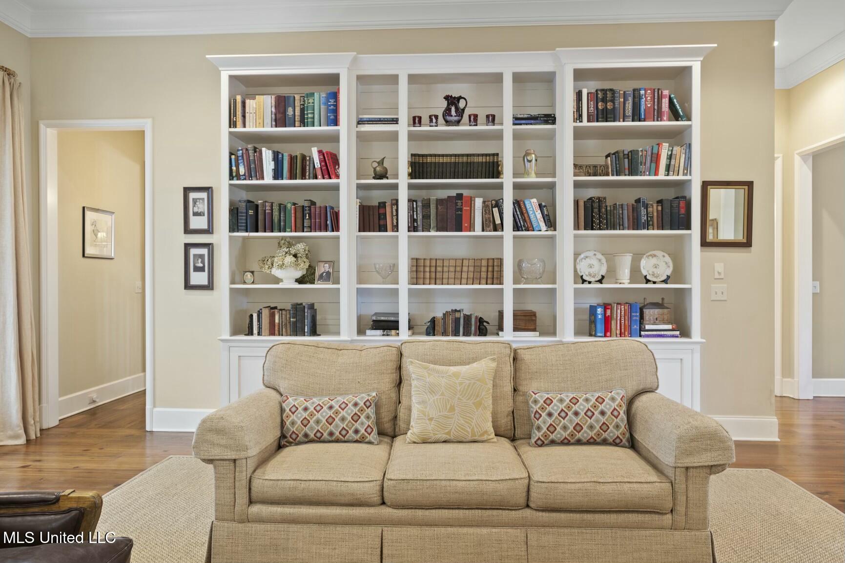 5 Pecan Tree Place Property Photo 7