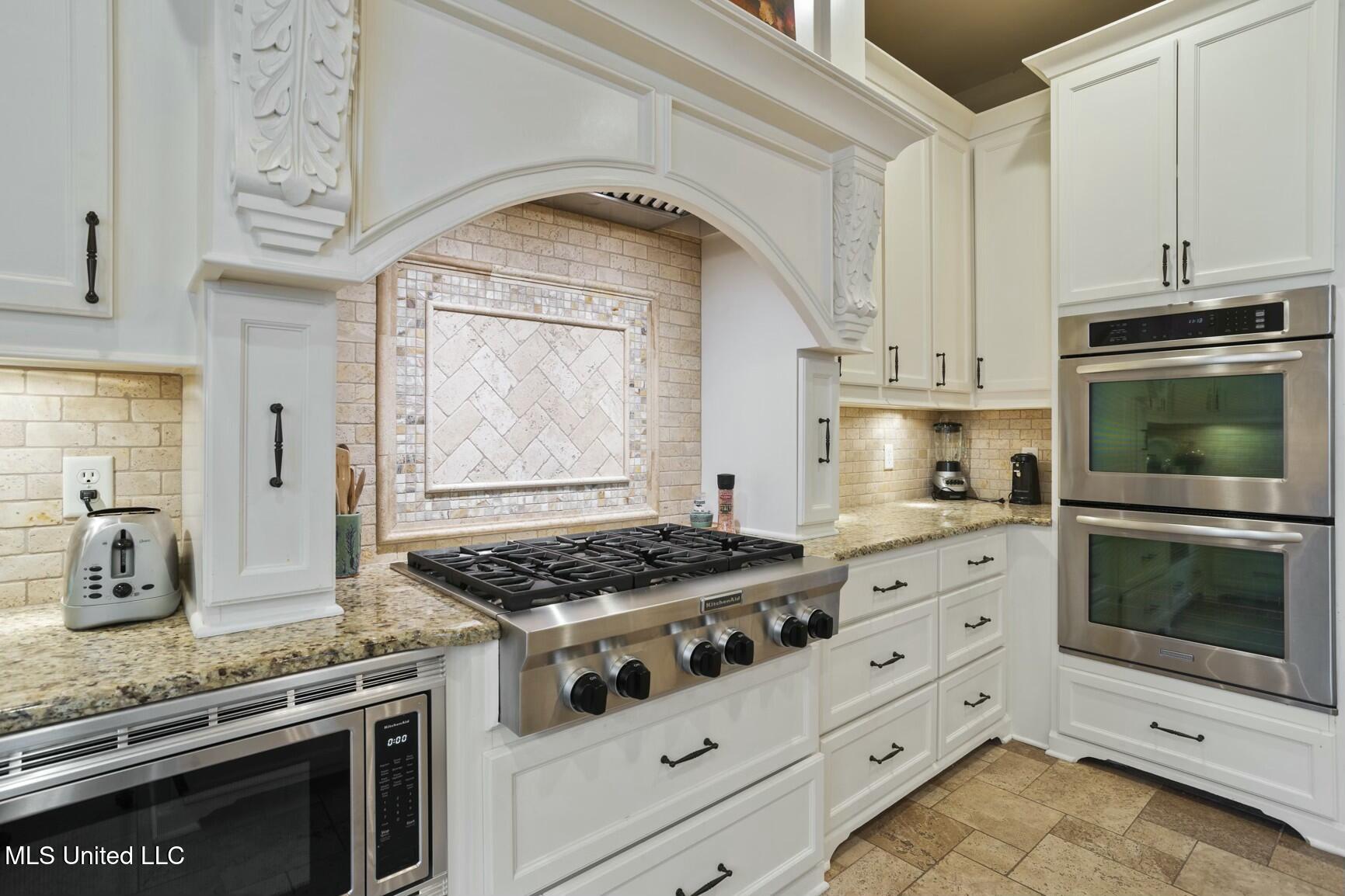 5 Pecan Tree Place Property Photo 15