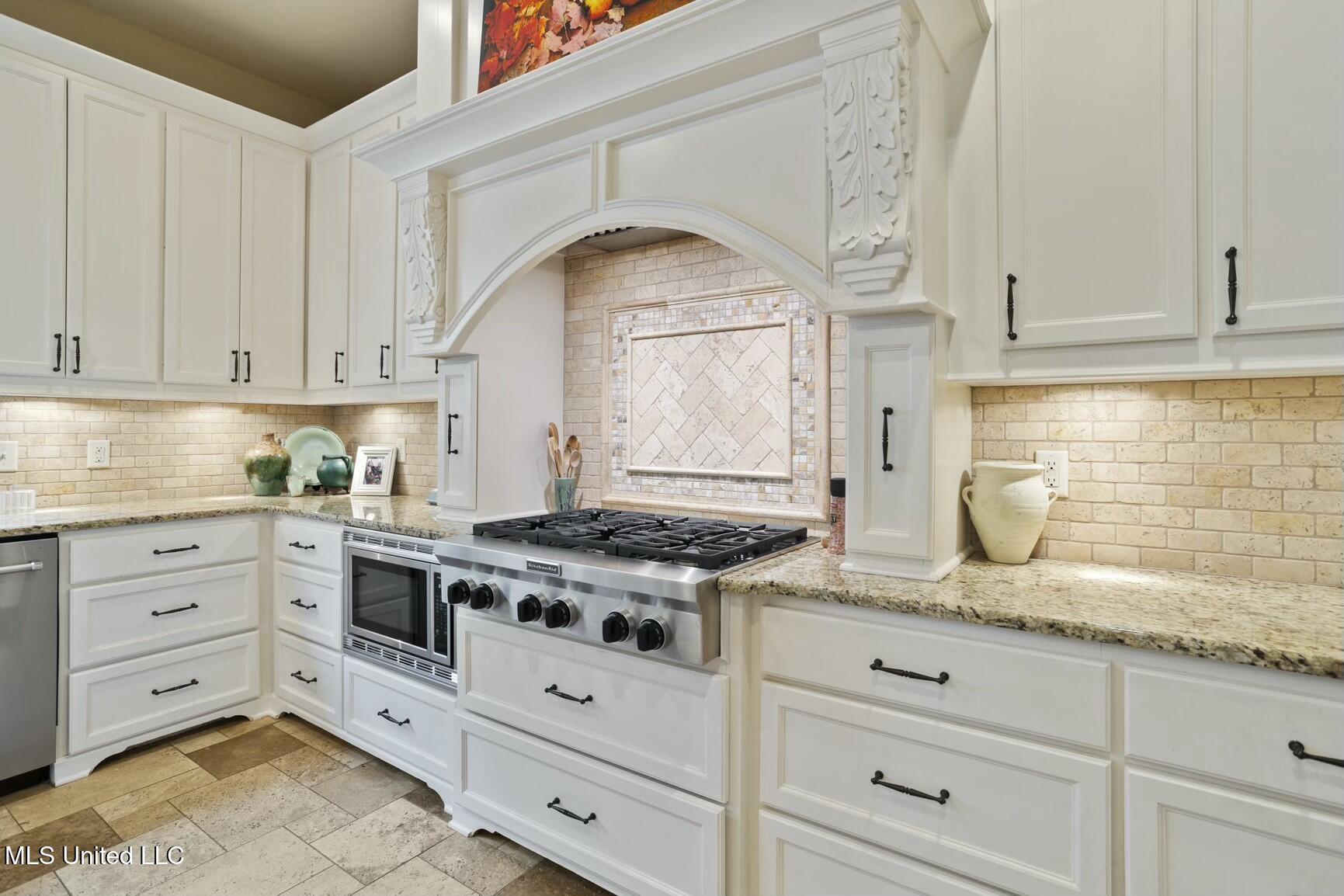 5 Pecan Tree Place Property Photo 17