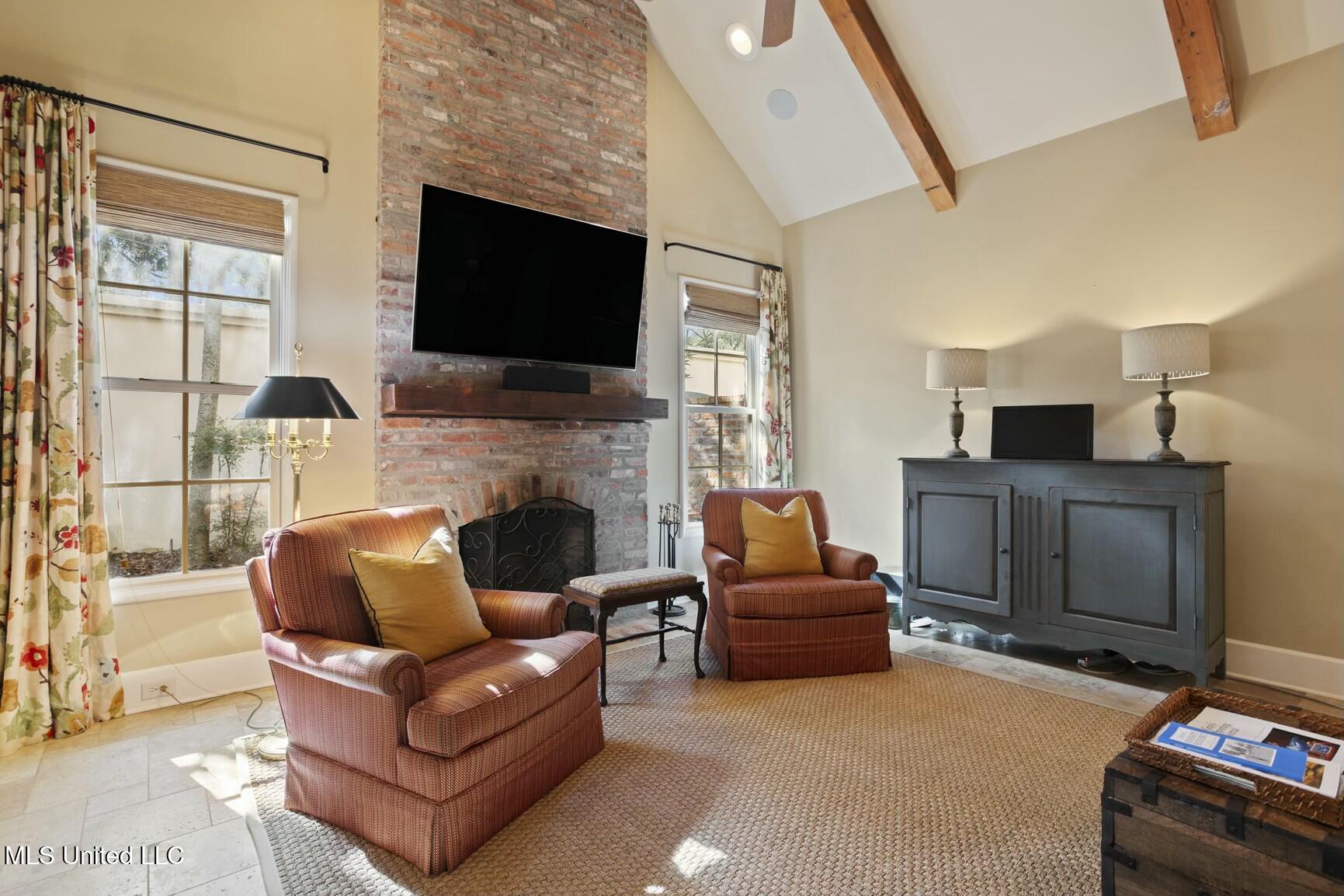 5 Pecan Tree Place Property Photo 21