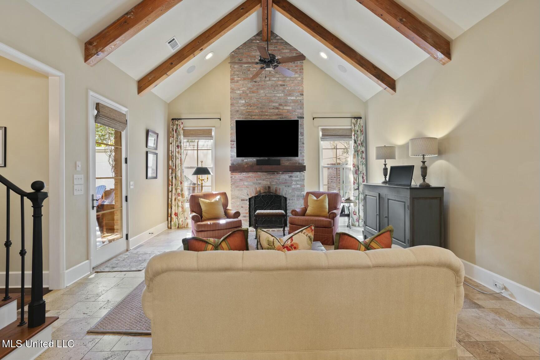 5 Pecan Tree Place Property Photo 22