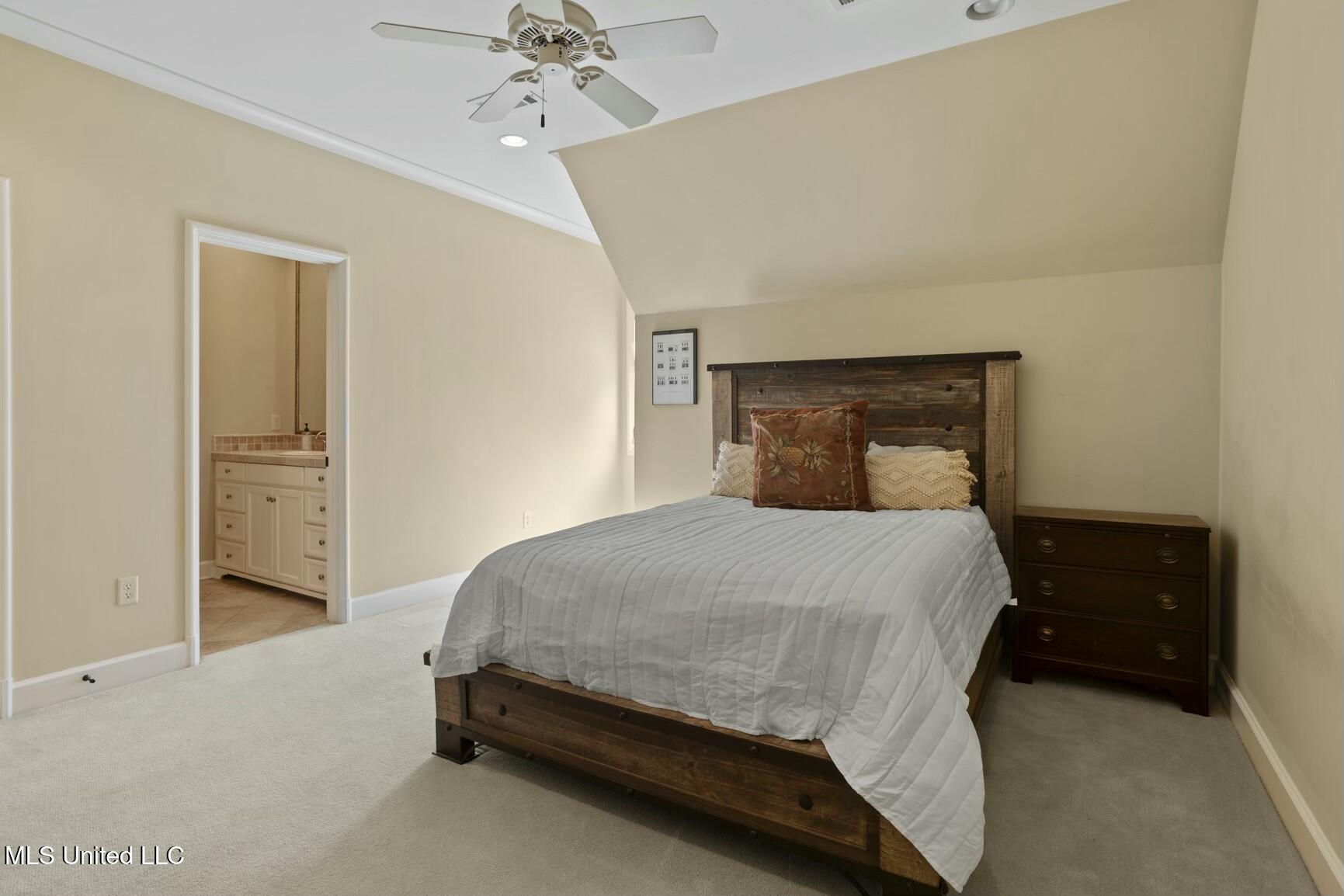 5 Pecan Tree Place Property Photo 32