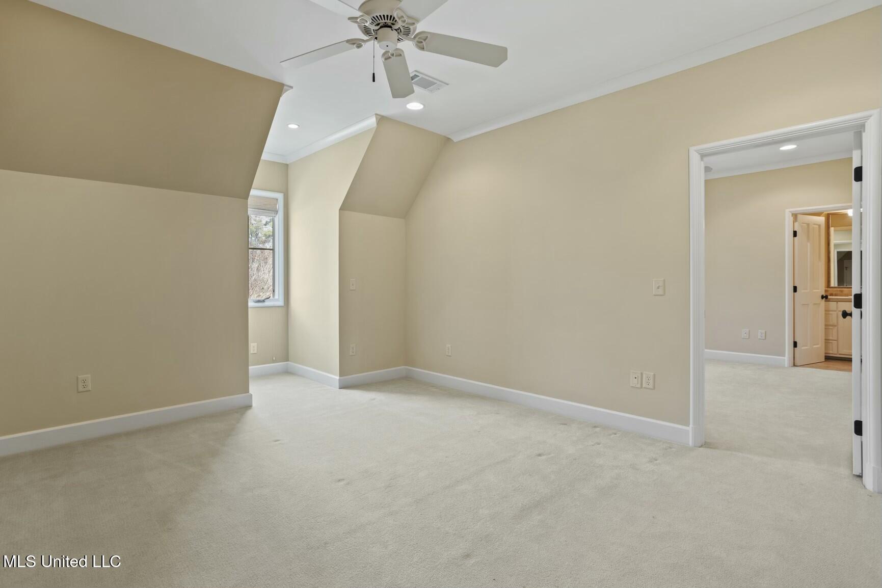 5 Pecan Tree Place Property Photo 34