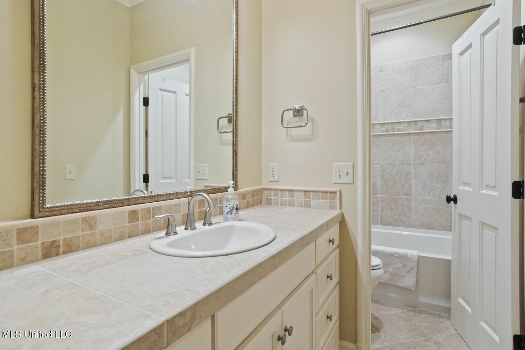 5 Pecan Tree Place Property Photo 35