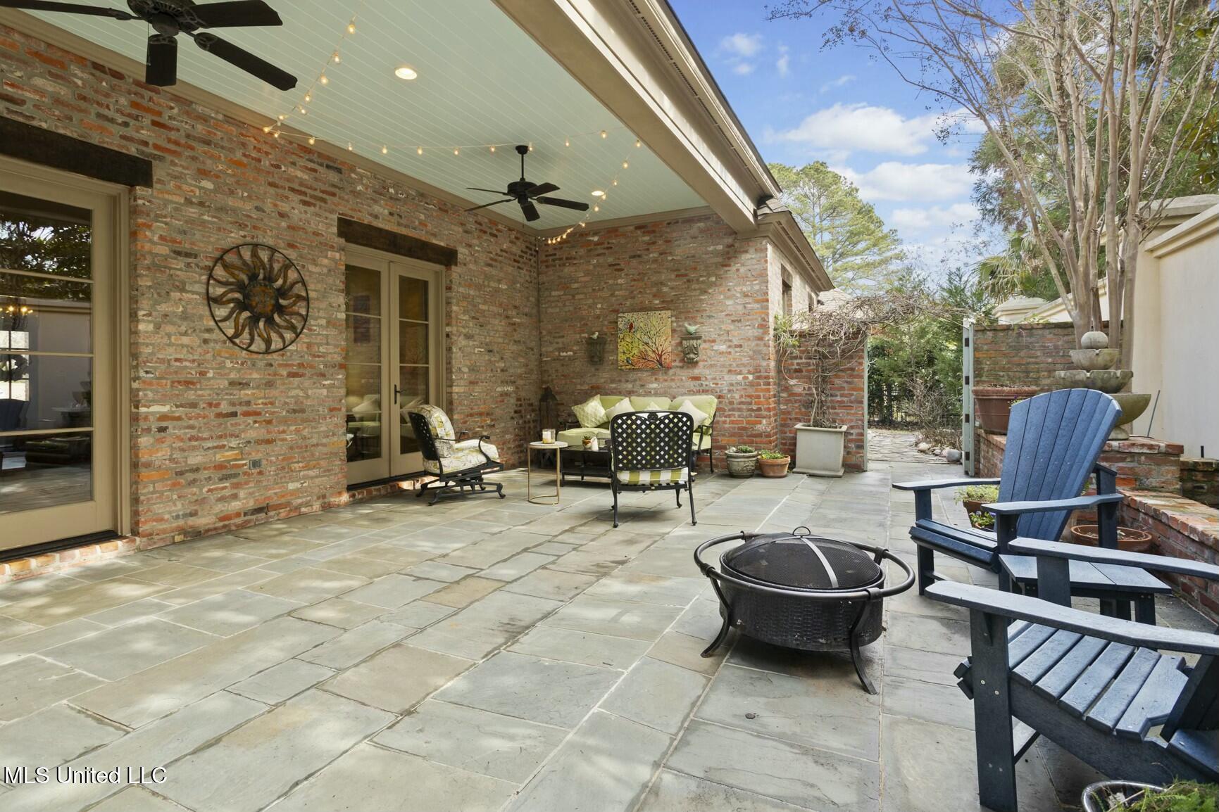 5 Pecan Tree Place Property Photo 41