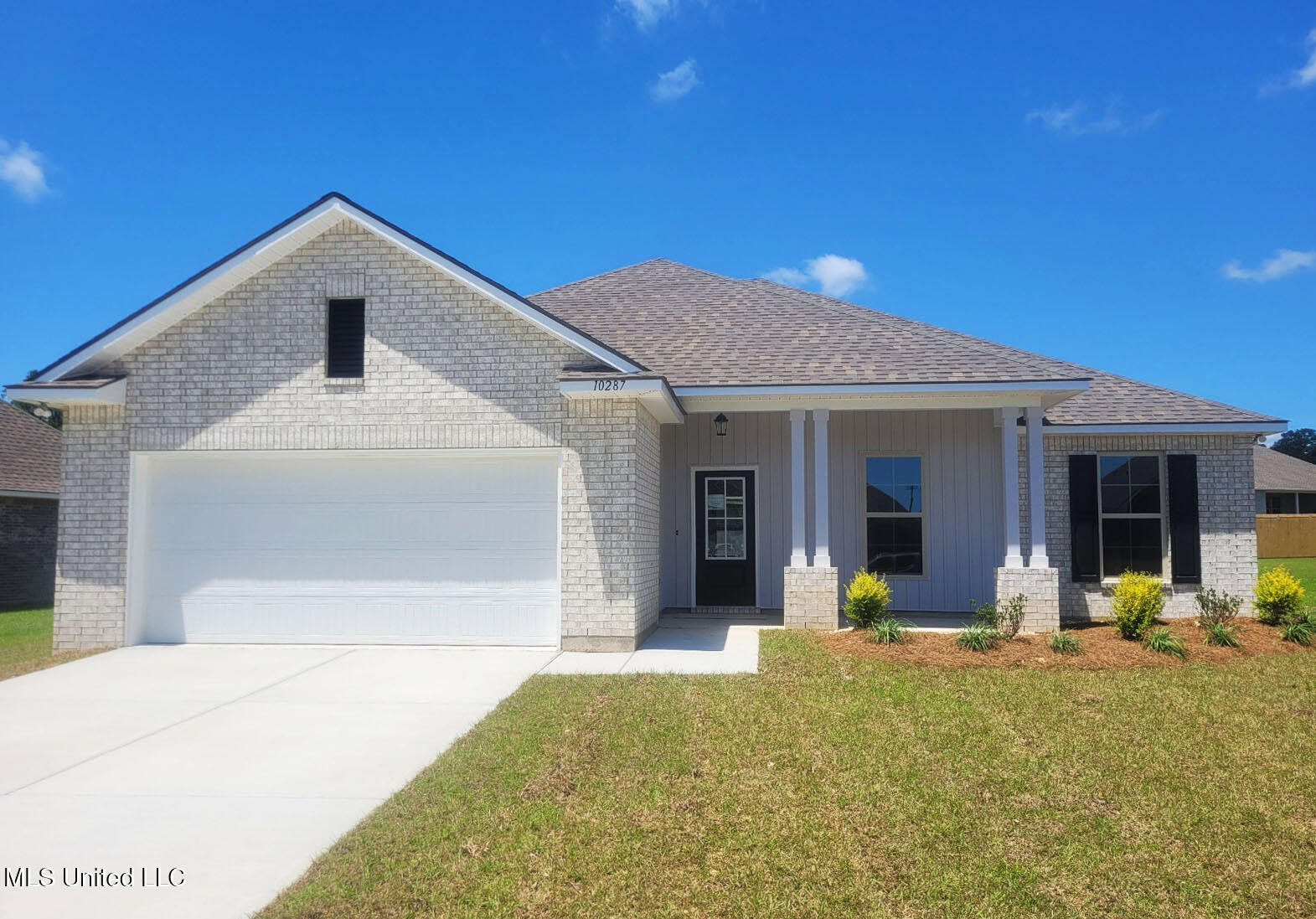10287 Caroline Drive Property Photo 1