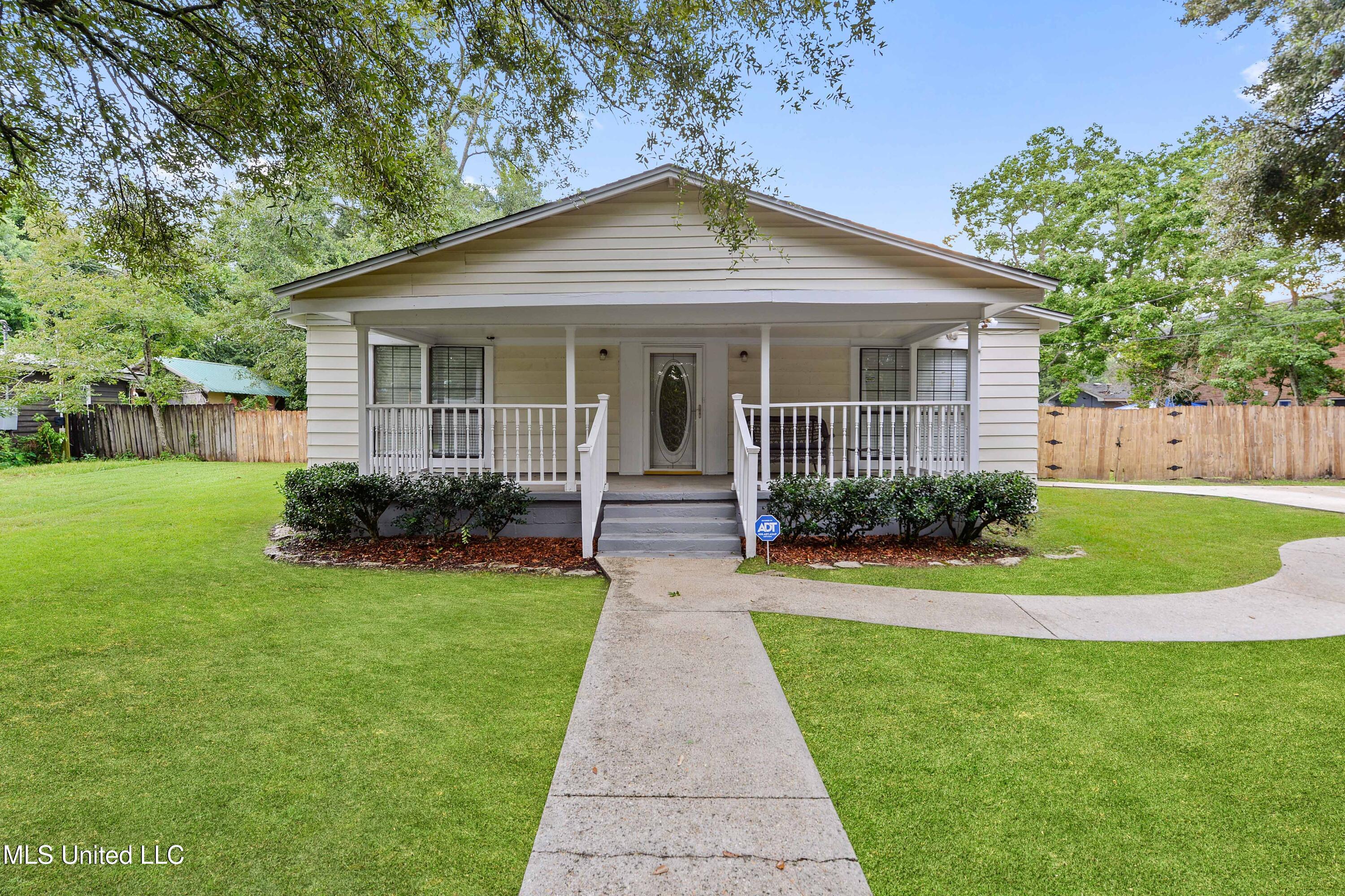 207 Mccaughan Avenue Property Photo