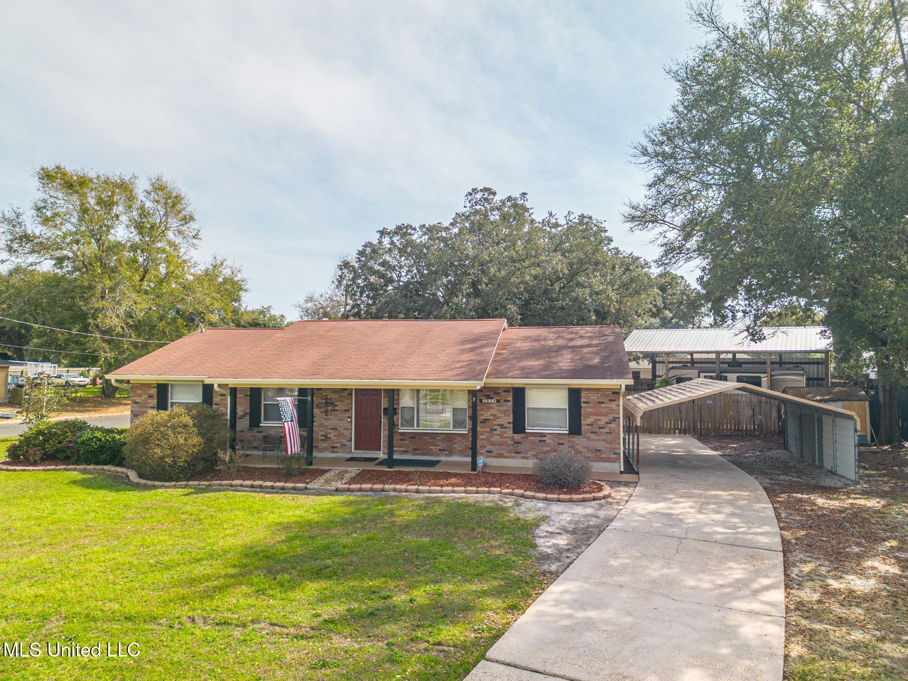 2014 Saint James Boulevard Property Photo