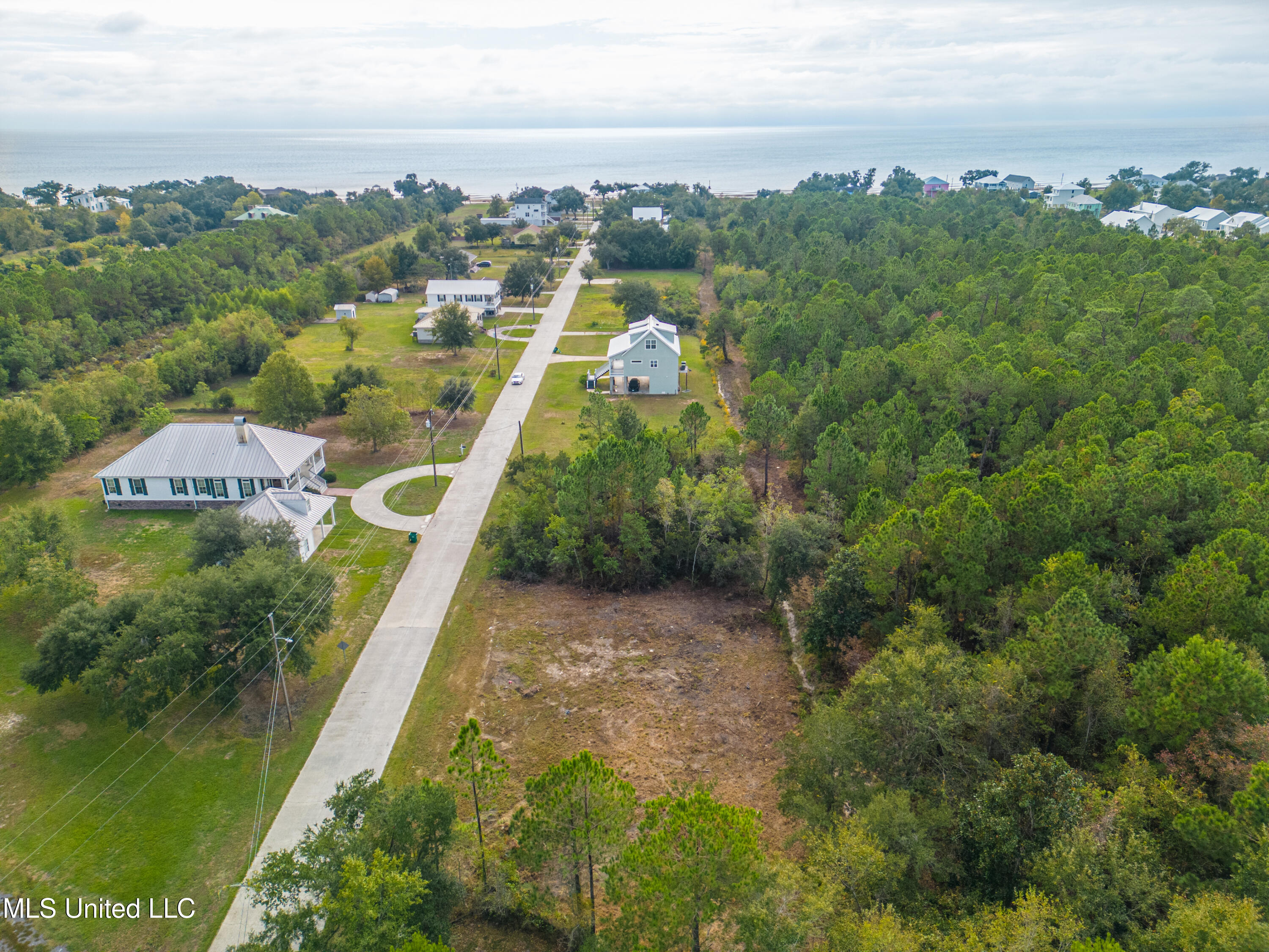 169 Waveland Avenue Property Photo 1