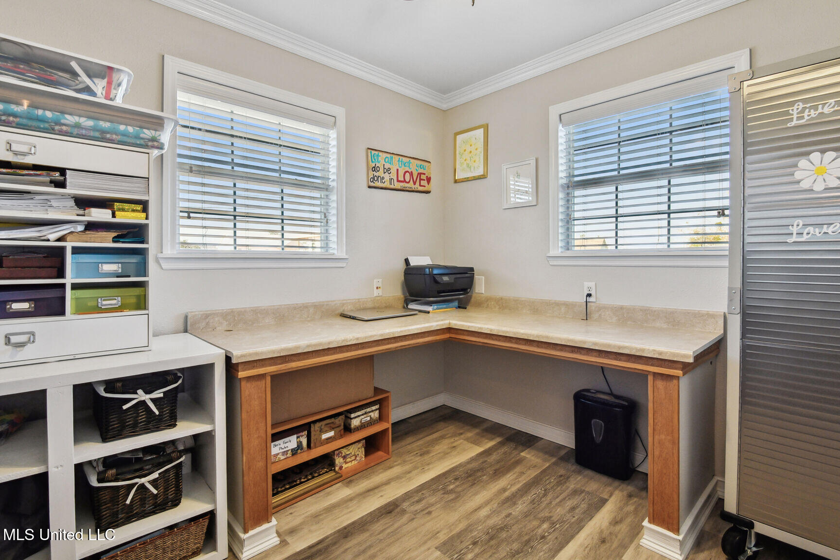 10000 New York Street Property Photo 6