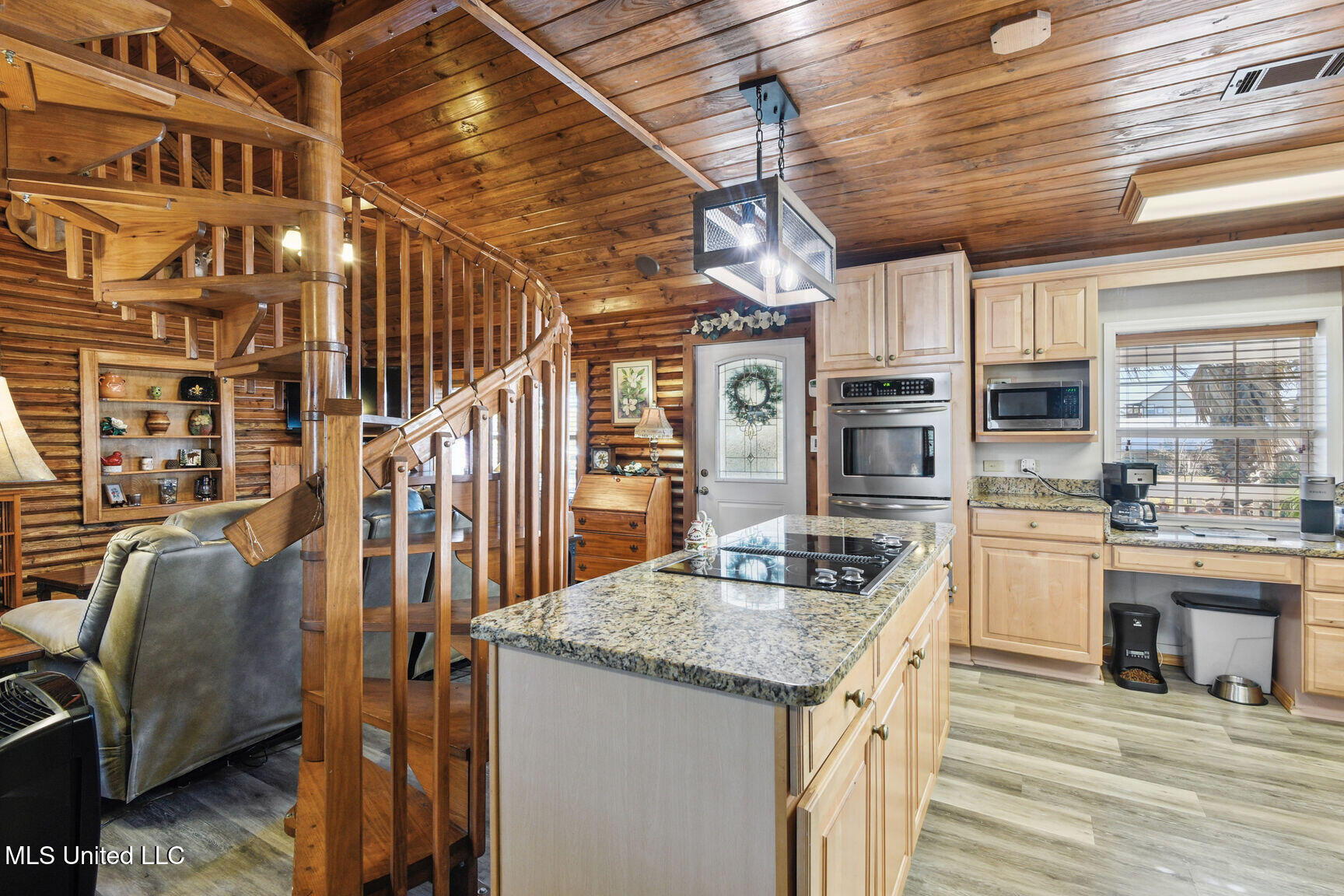 10000 New York Street Property Photo 17