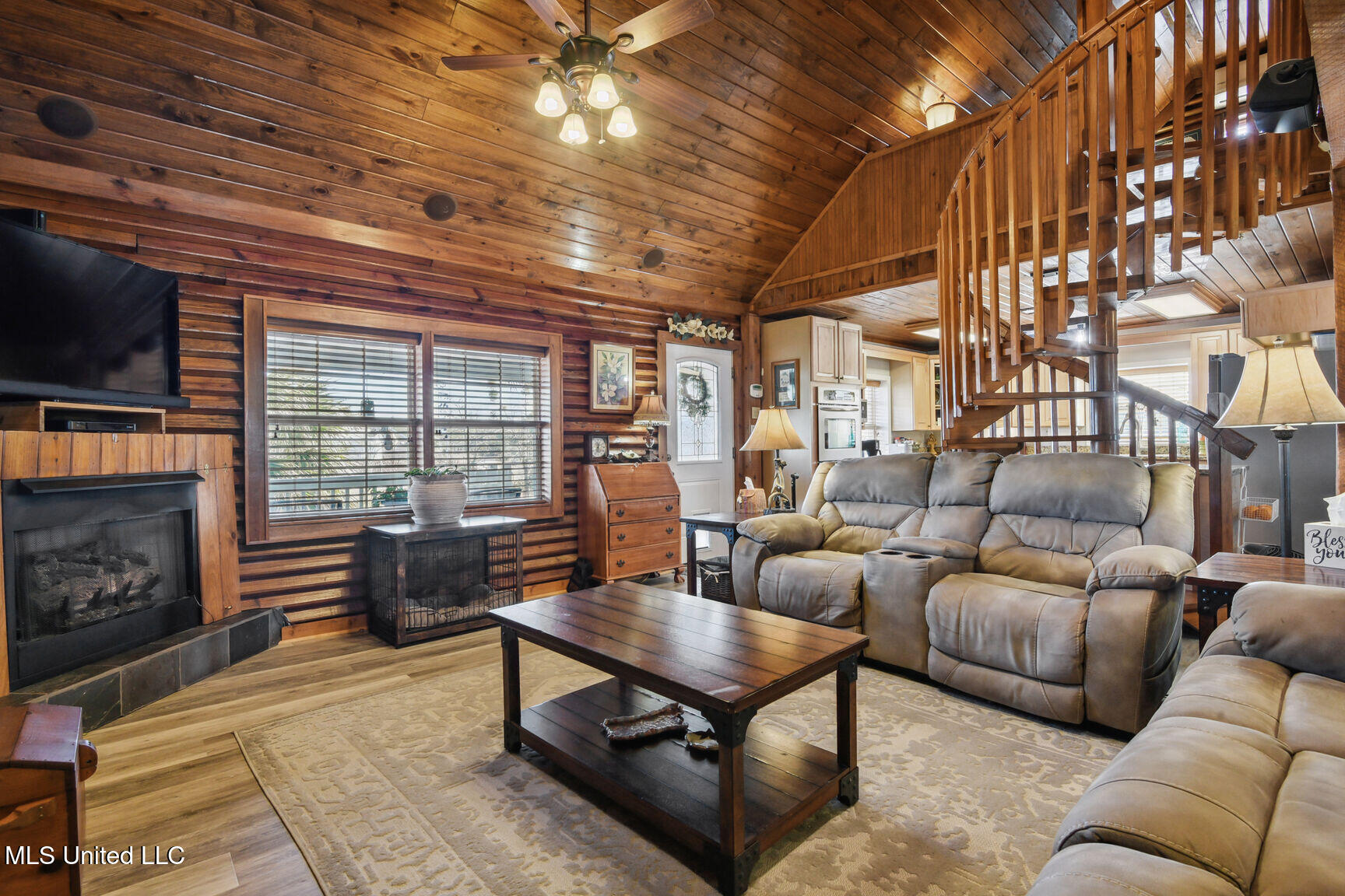 10000 New York Street Property Photo 18