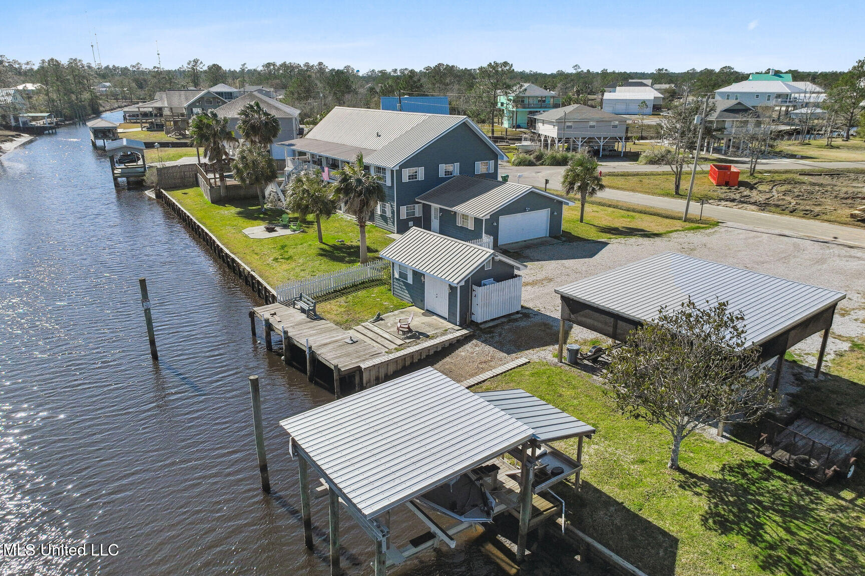 10000 New York Street Property Photo 20