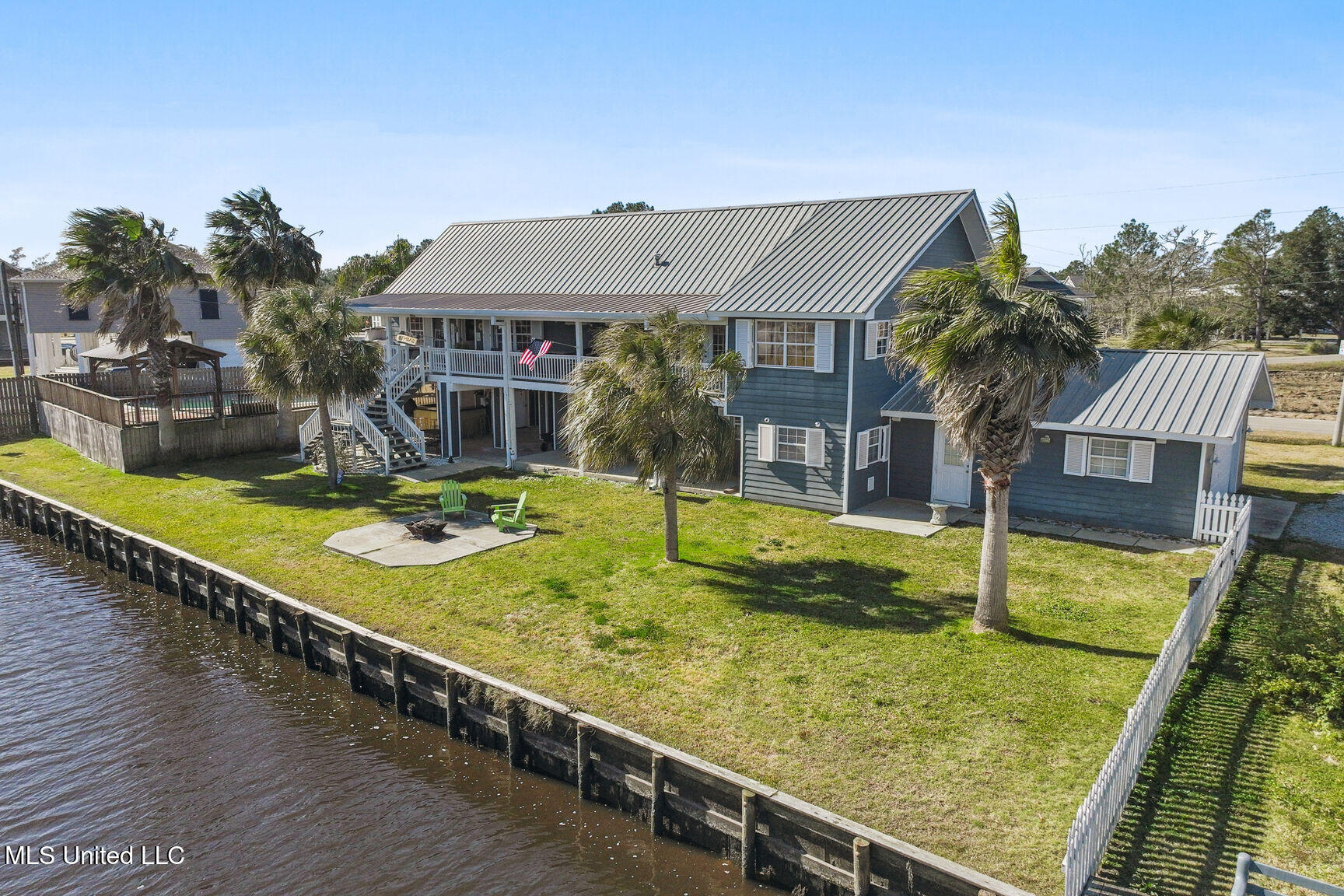 10000 New York Street Property Photo 22