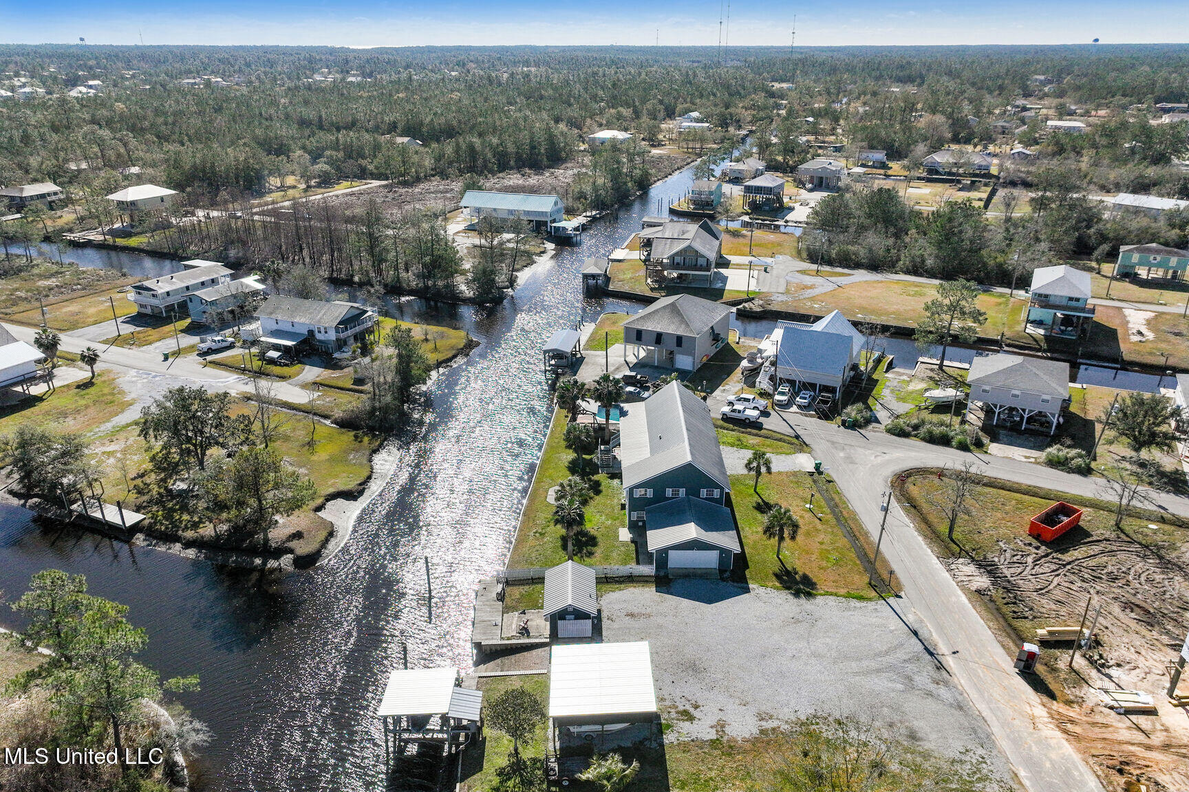 10000 New York Street Property Photo 24