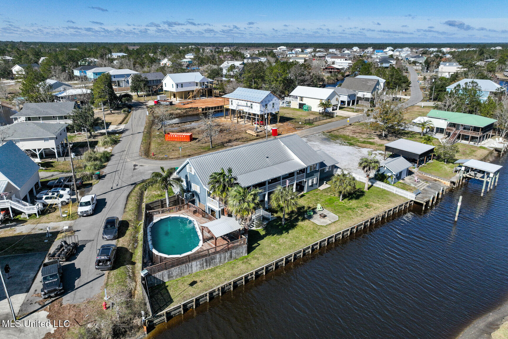 10000 New York Street Property Photo 26