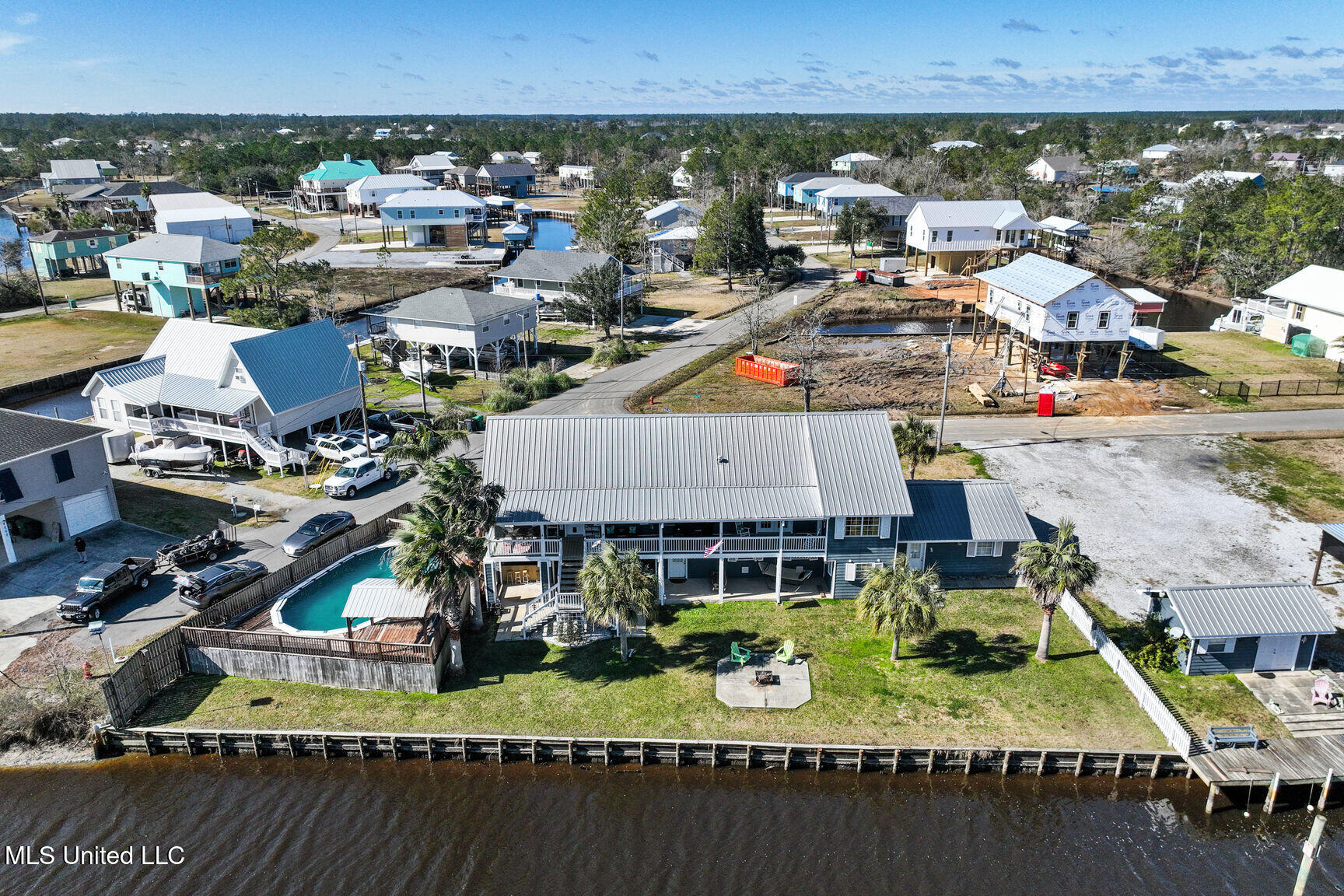 10000 New York Street Property Photo 27