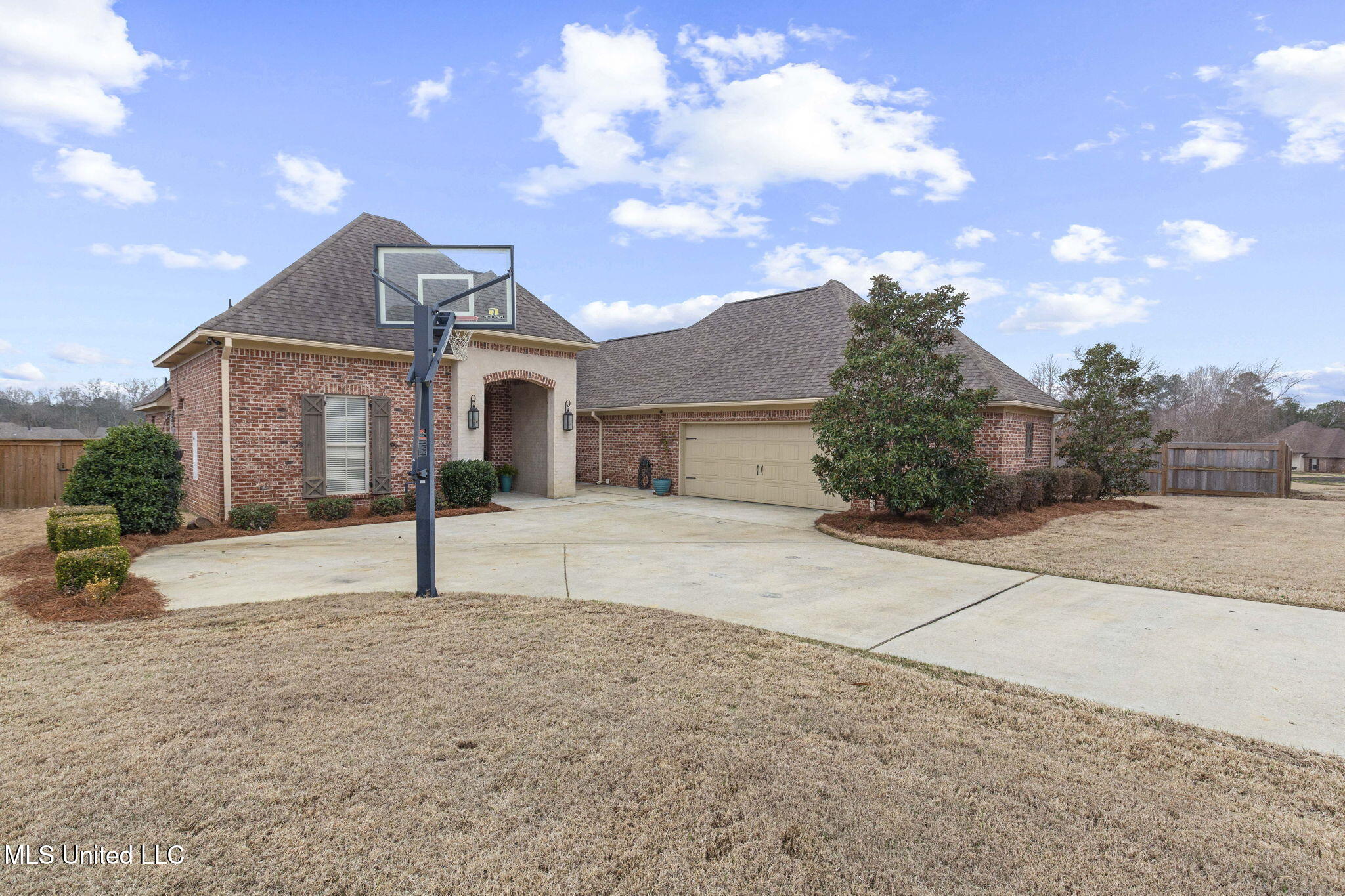 147 Hampton Hills Boulevard Property Photo 2