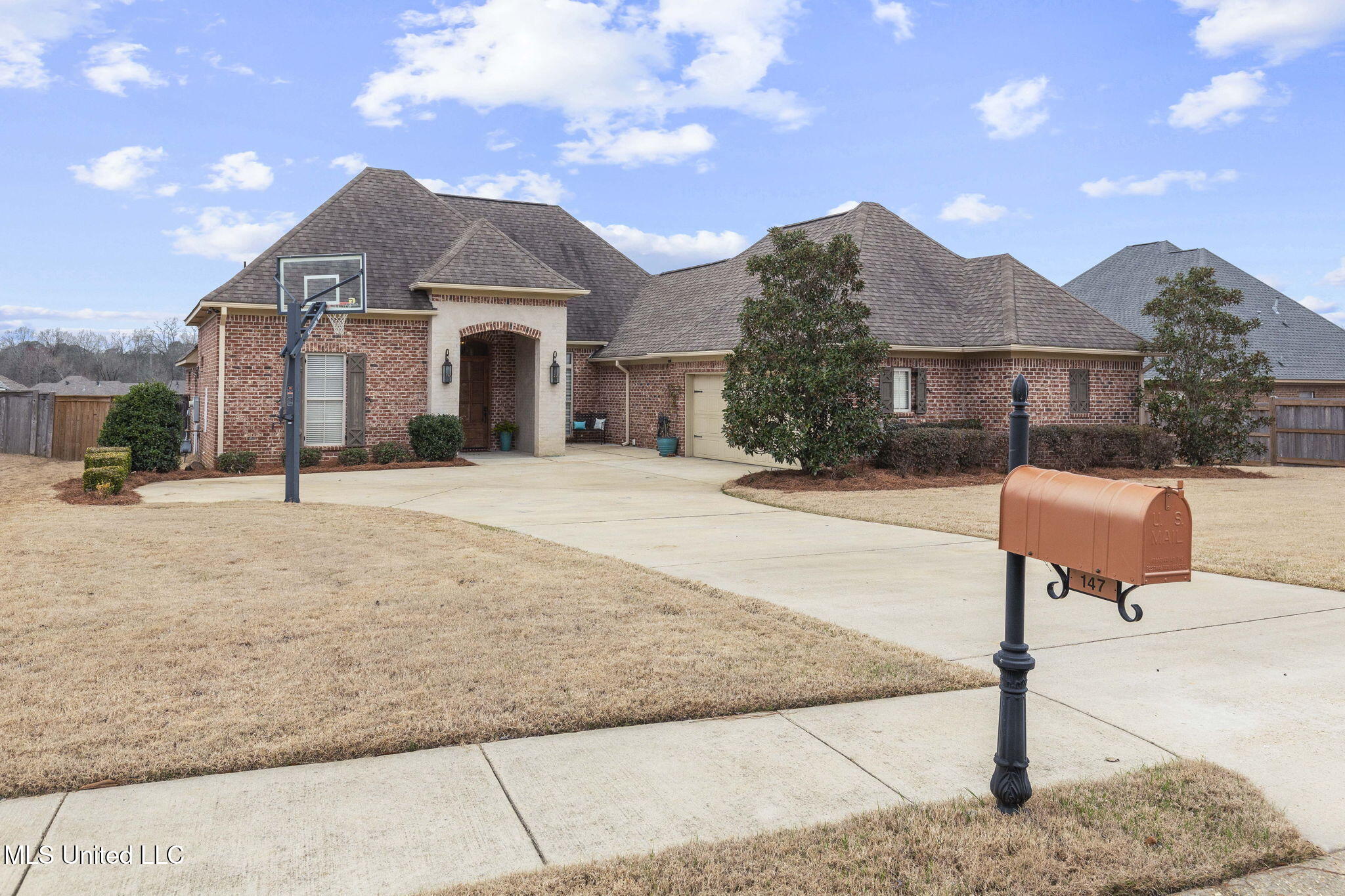 147 Hampton Hills Boulevard Property Photo 3