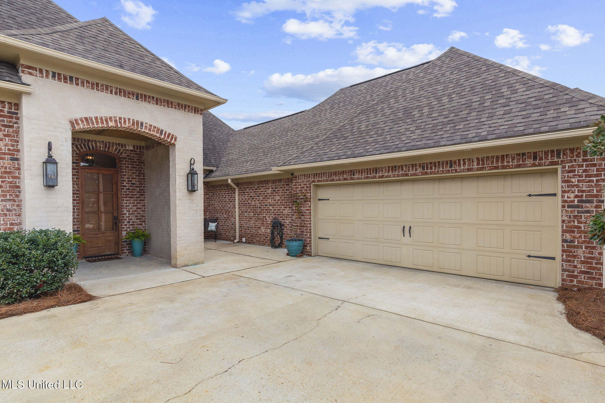 147 Hampton Hills Boulevard Property Photo 4