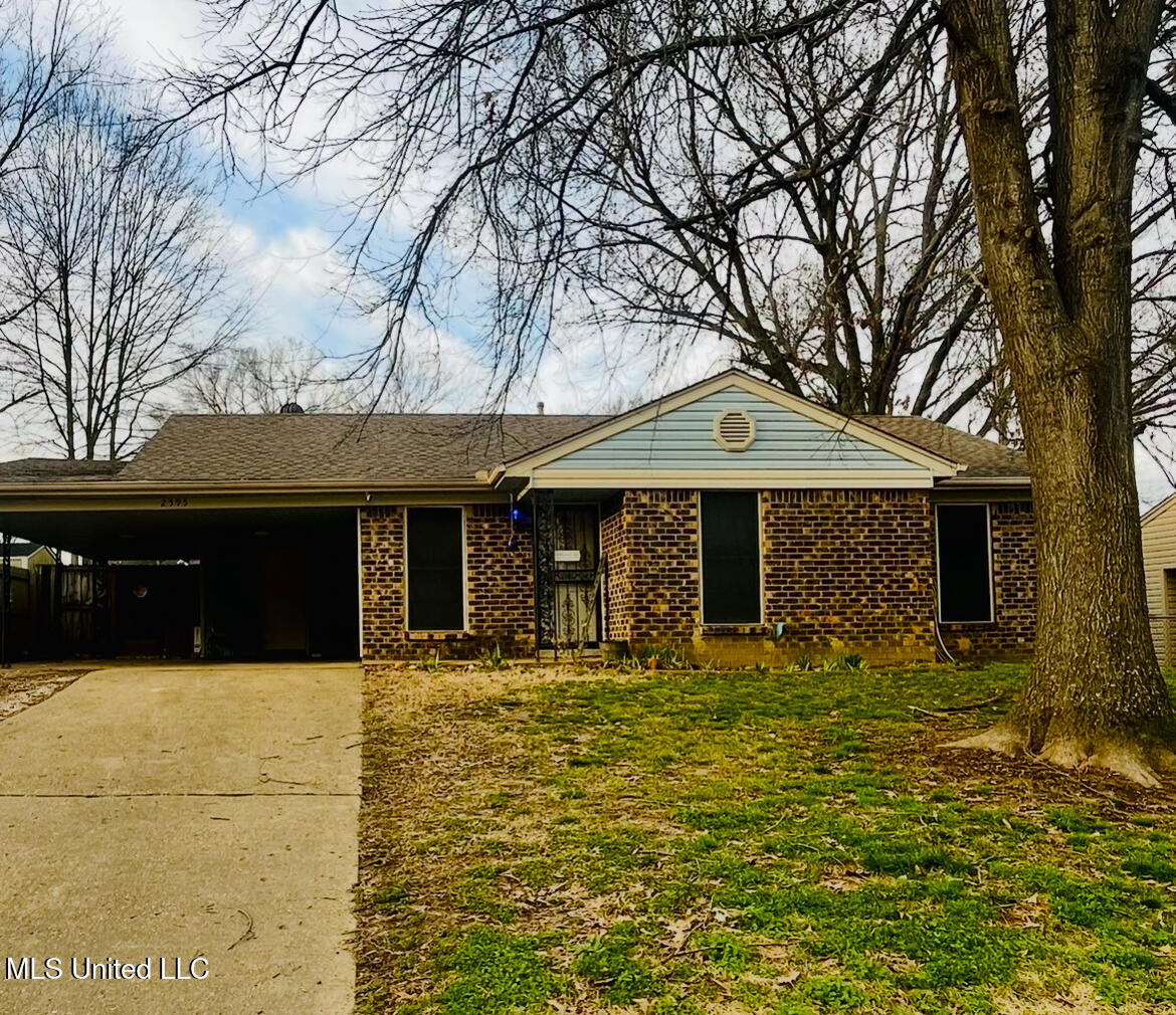2595 Eastbrook Drive Property Photo 1